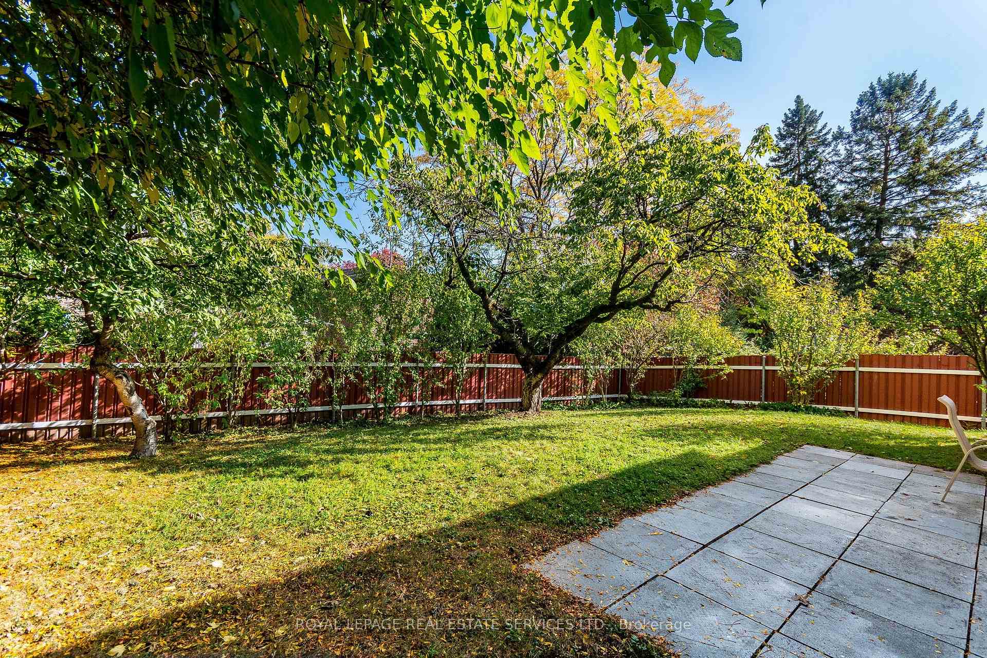 Photo 34 of 213 The Kingsway, Etobicoke, Edenbridge-Humber Valley — HOMEH
