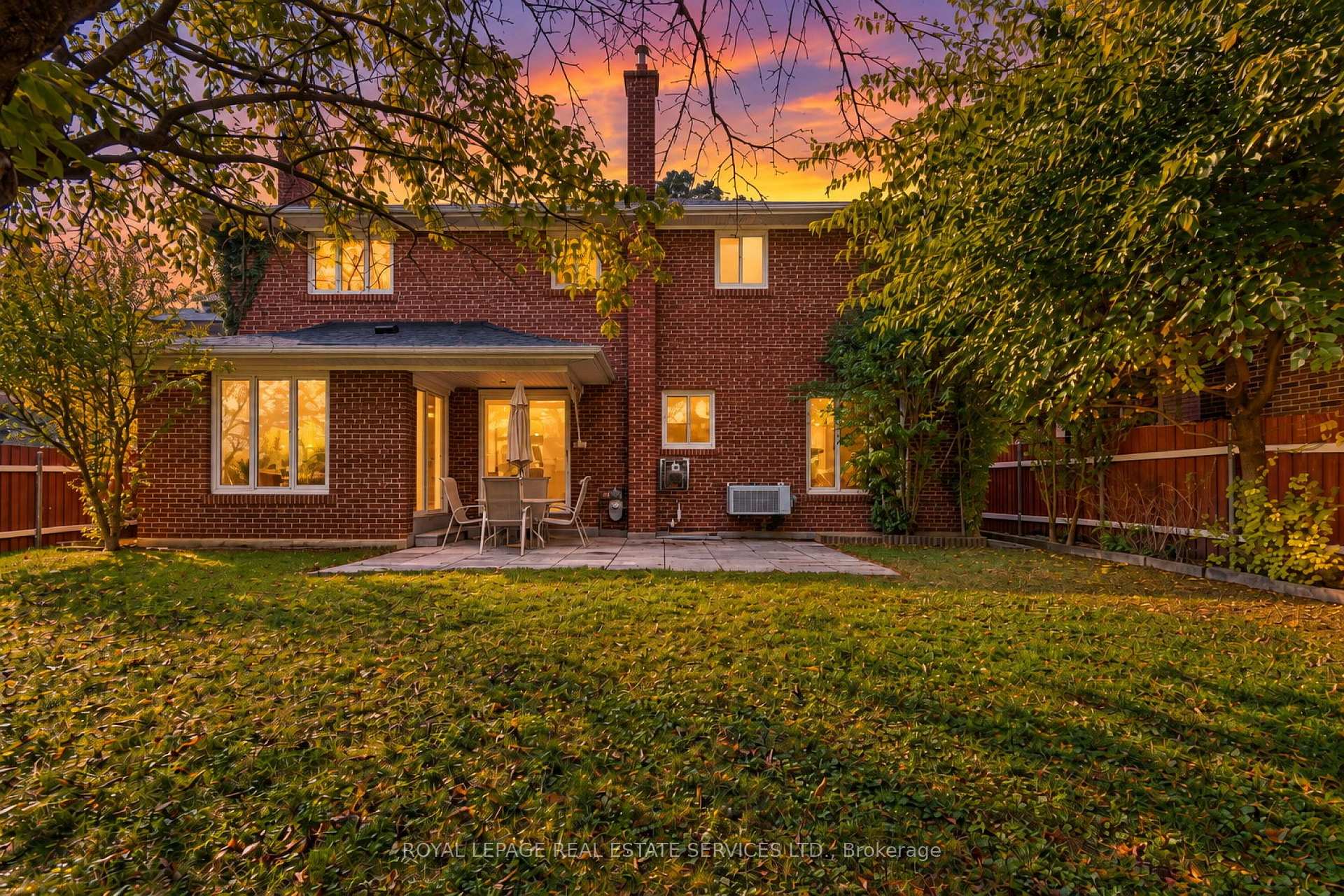Photo 36 of 213 The Kingsway, Etobicoke, Edenbridge-Humber Valley — HOMEH