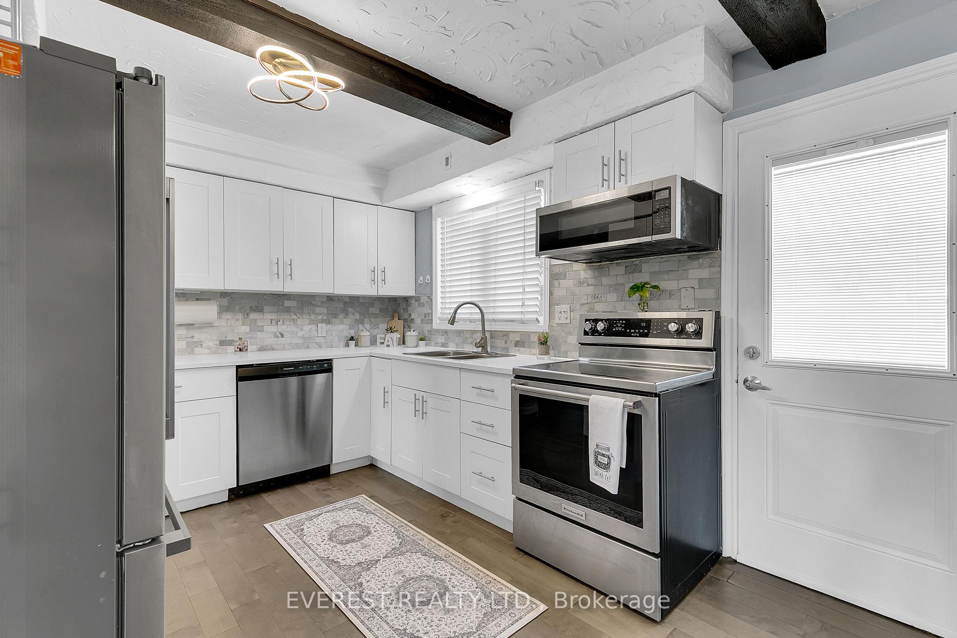 Photo 12 of 3992 Longfellow Avenue, Windsor, Roseland West — HOMEH