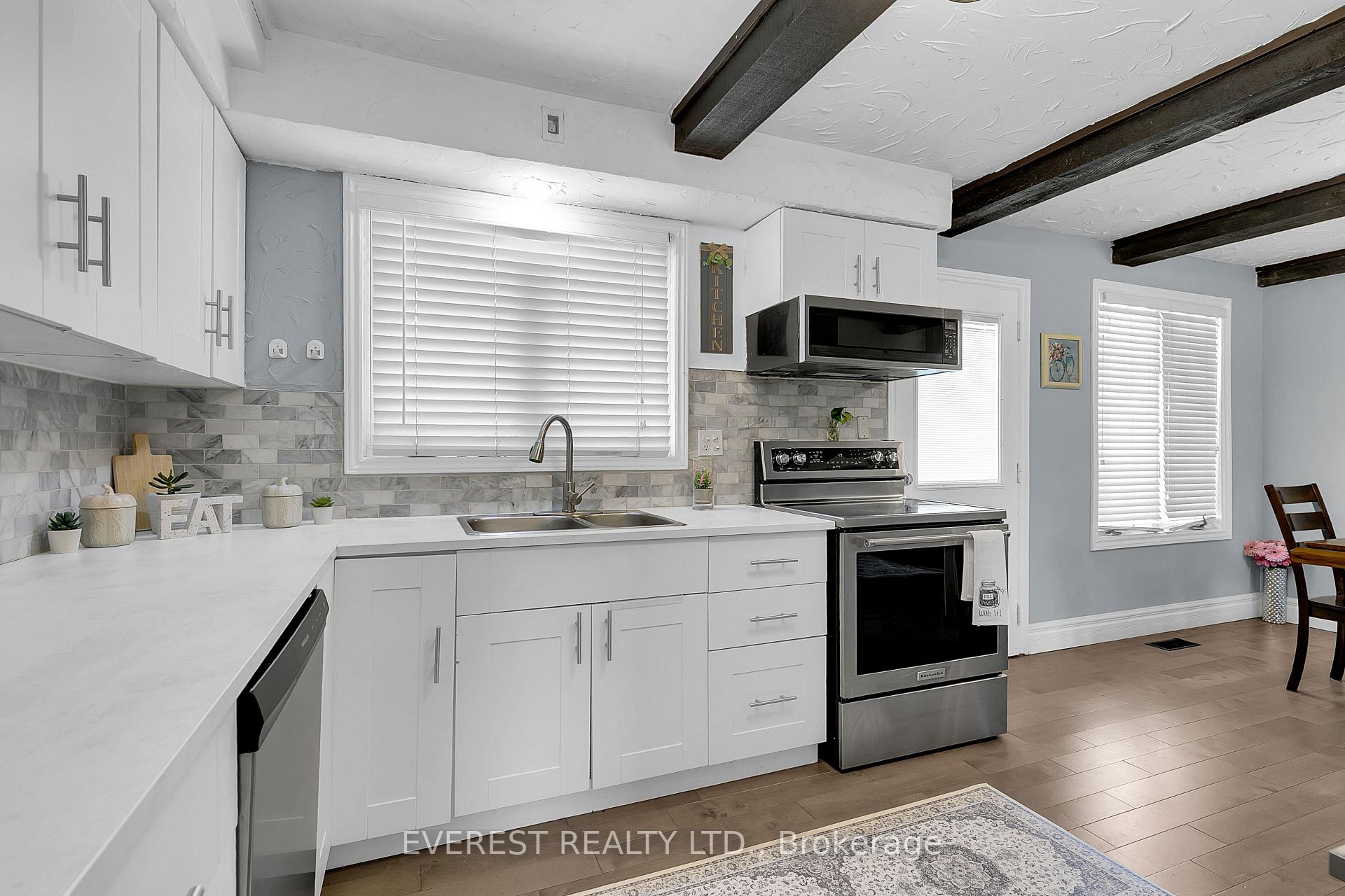 Photo 13 of 3992 Longfellow Avenue, Windsor, Roseland West — HOMEH
