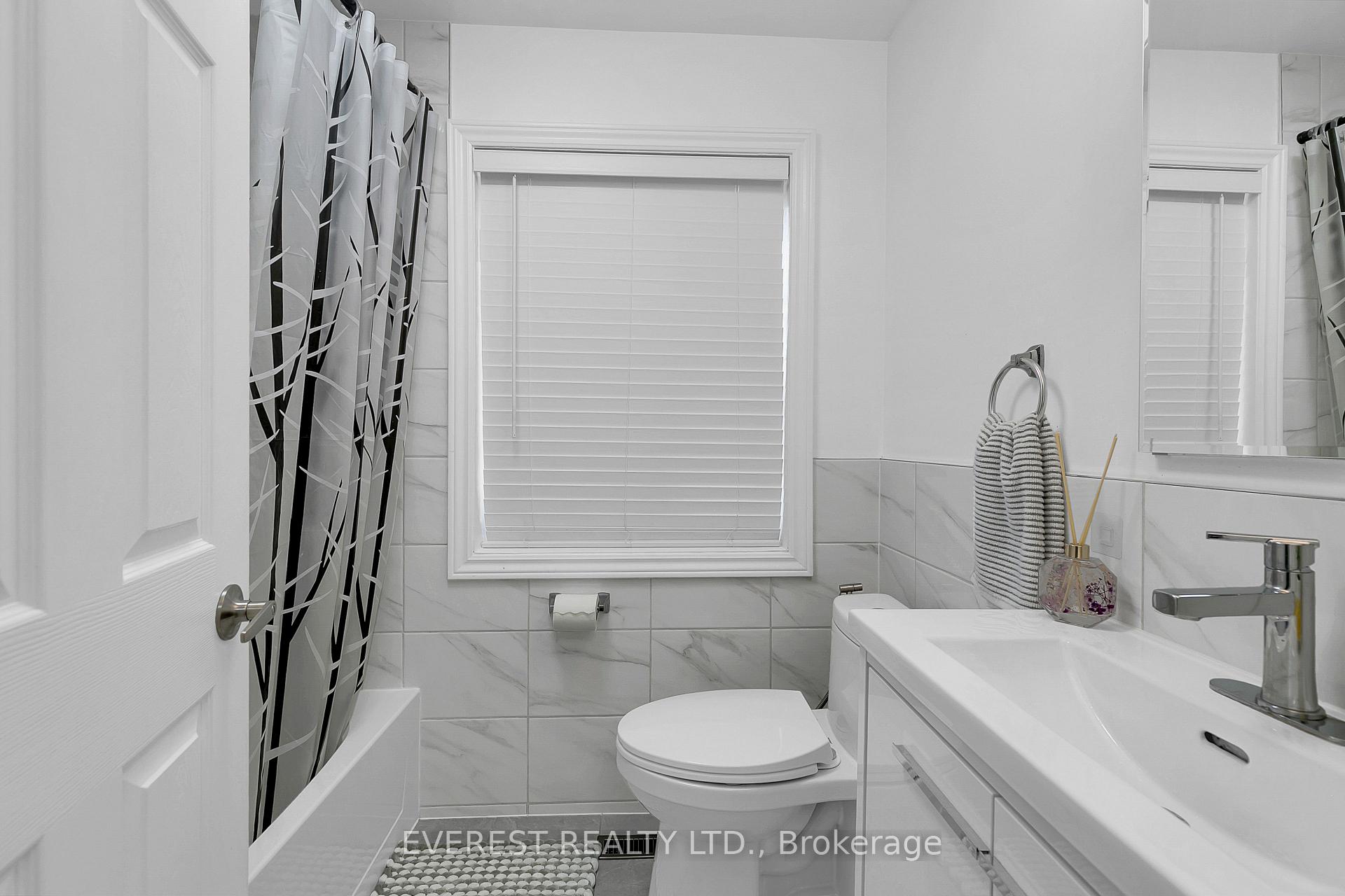Photo 21 of 3992 Longfellow Avenue, Windsor, Roseland West — HOMEH
