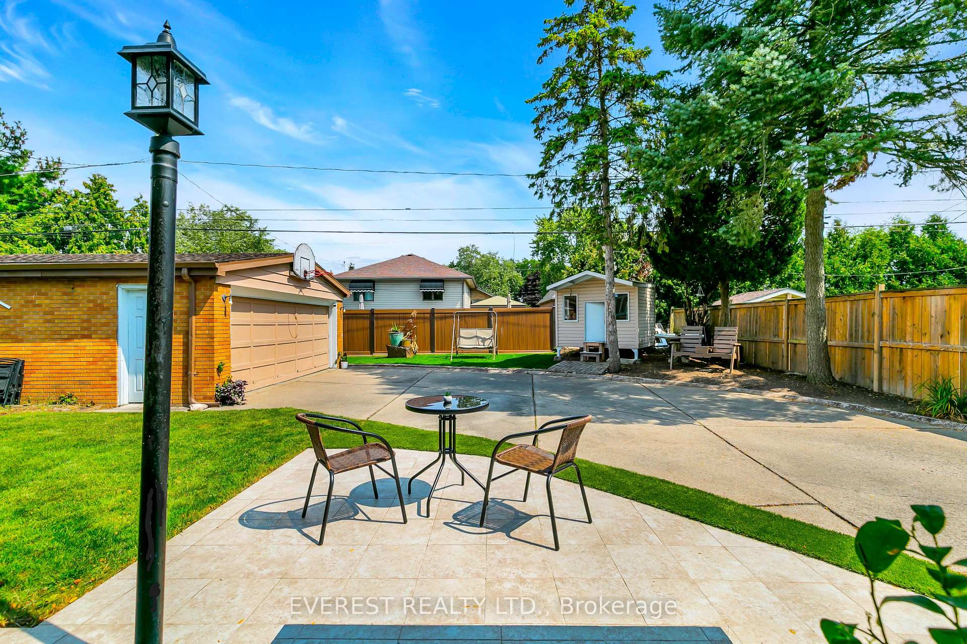 Photo 33 of 3992 Longfellow Avenue, Windsor, Roseland West — HOMEH