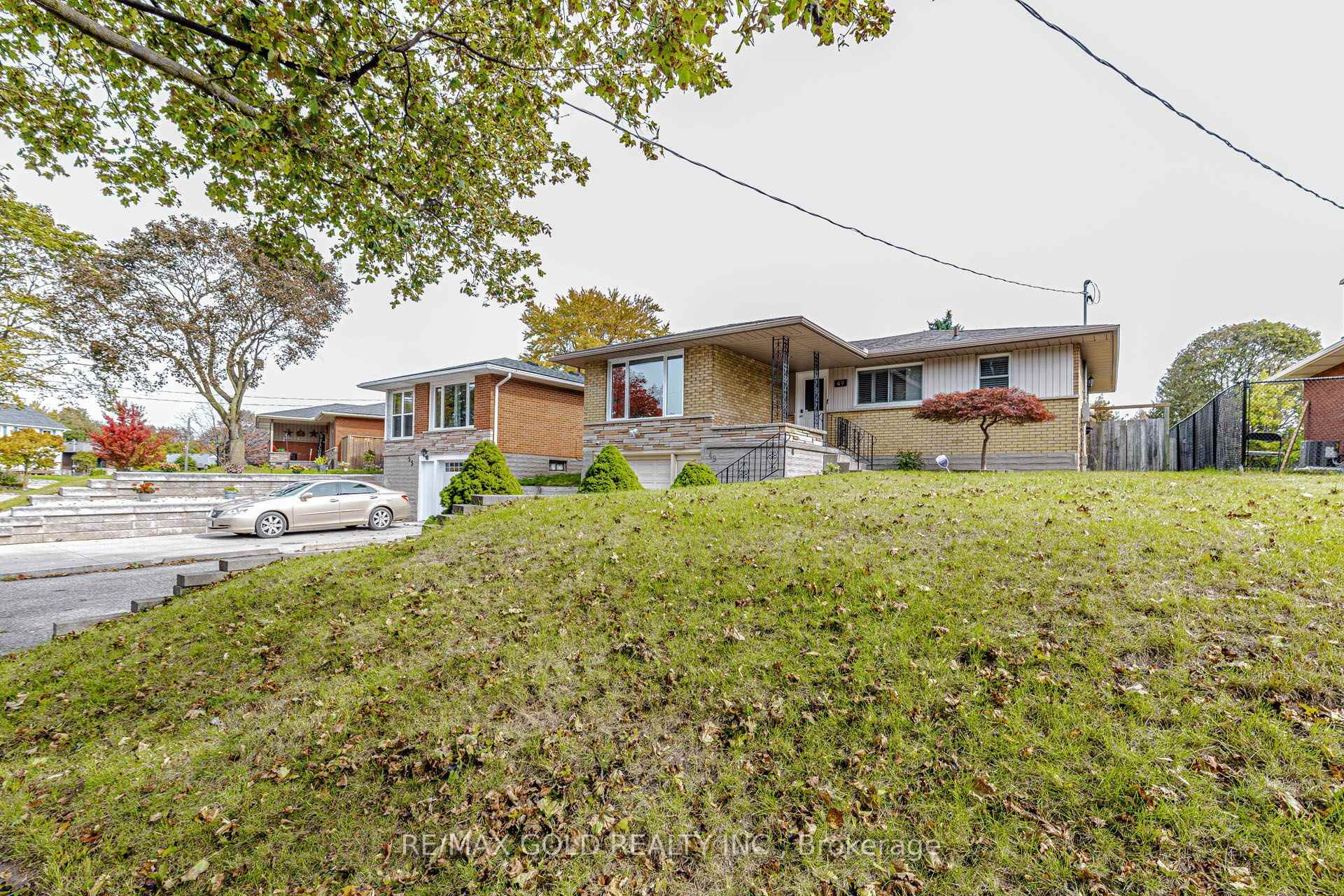 Photo 2 of 49 Kenneth Avenue, Kitchener, Stanley Park — HOMEH