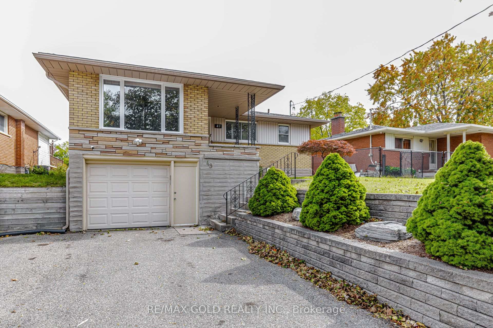 Photo 4 of 49 Kenneth Avenue, Kitchener, Stanley Park — HOMEH
