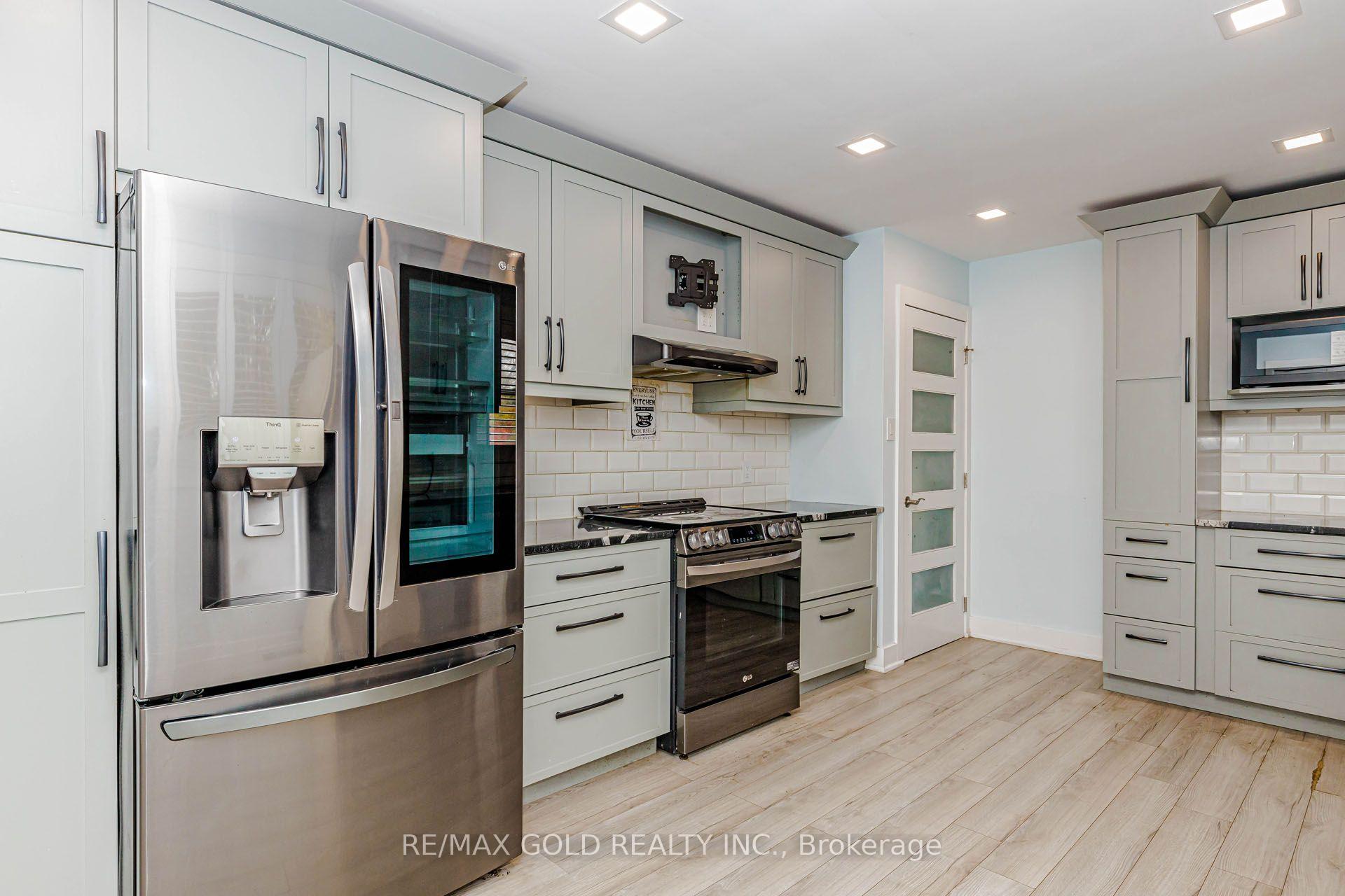 Photo 11 of 49 Kenneth Avenue, Kitchener, Stanley Park — HOMEH
