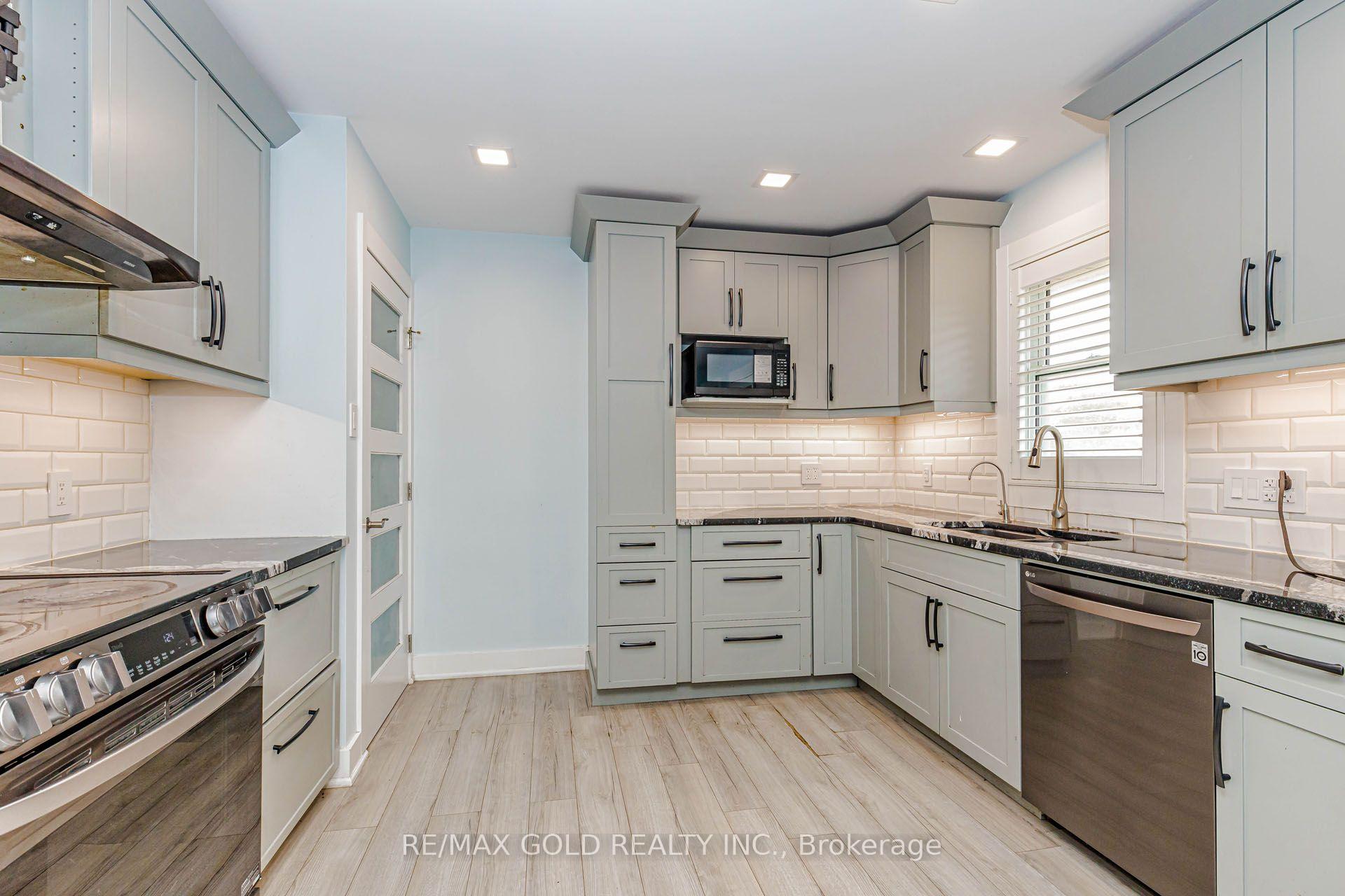 Photo 12 of 49 Kenneth Avenue, Kitchener, Stanley Park — HOMEH