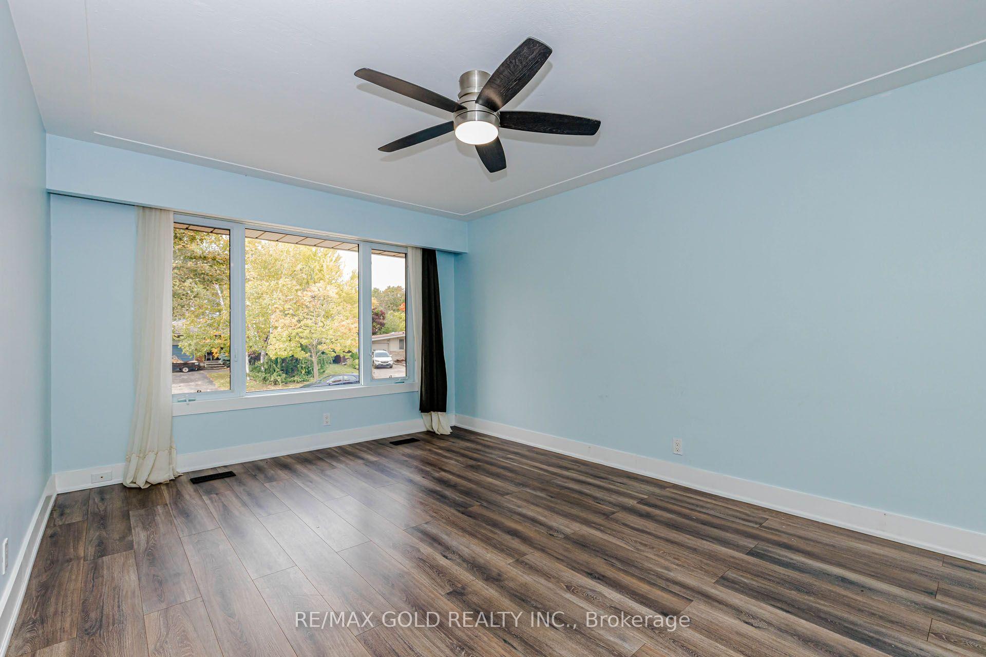 Photo 17 of 49 Kenneth Avenue, Kitchener, Stanley Park — HOMEH