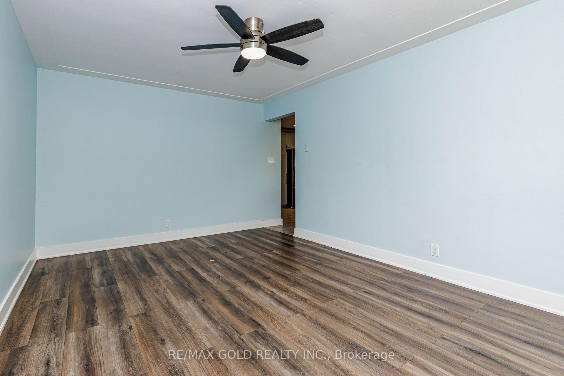 Photo 18 of 49 Kenneth Avenue, Kitchener, Stanley Park — HOMEH