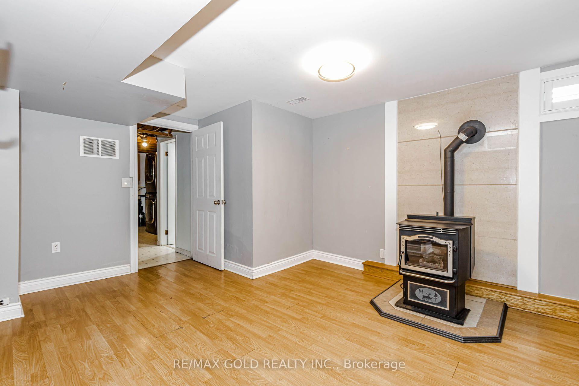Photo 31 of 49 Kenneth Avenue, Kitchener, Stanley Park — HOMEH