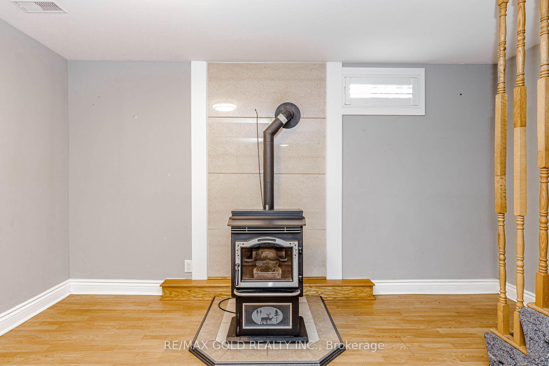 Photo 33 of 49 Kenneth Avenue, Kitchener, Stanley Park — HOMEH