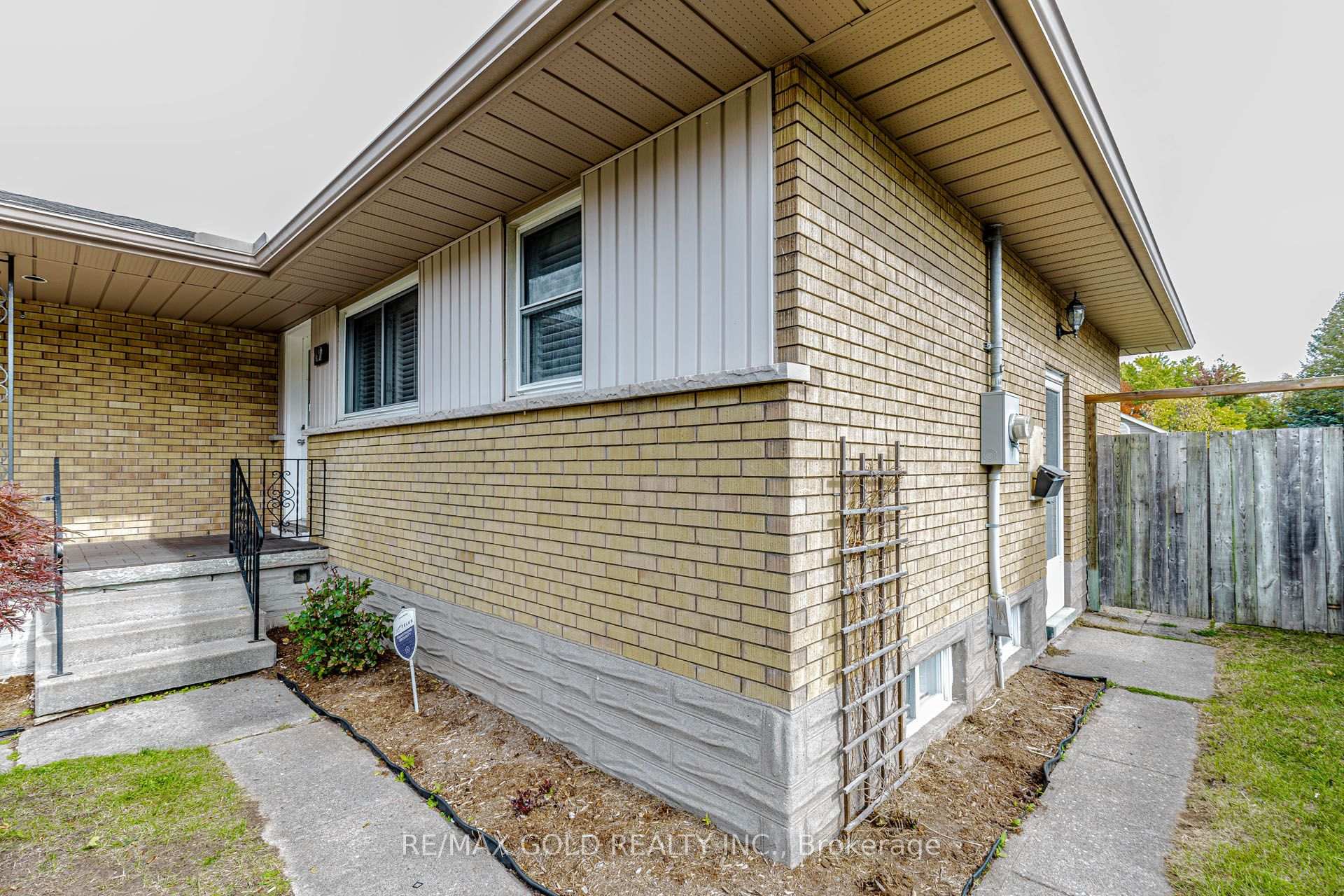 Photo 39 of 49 Kenneth Avenue, Kitchener, Stanley Park — HOMEH