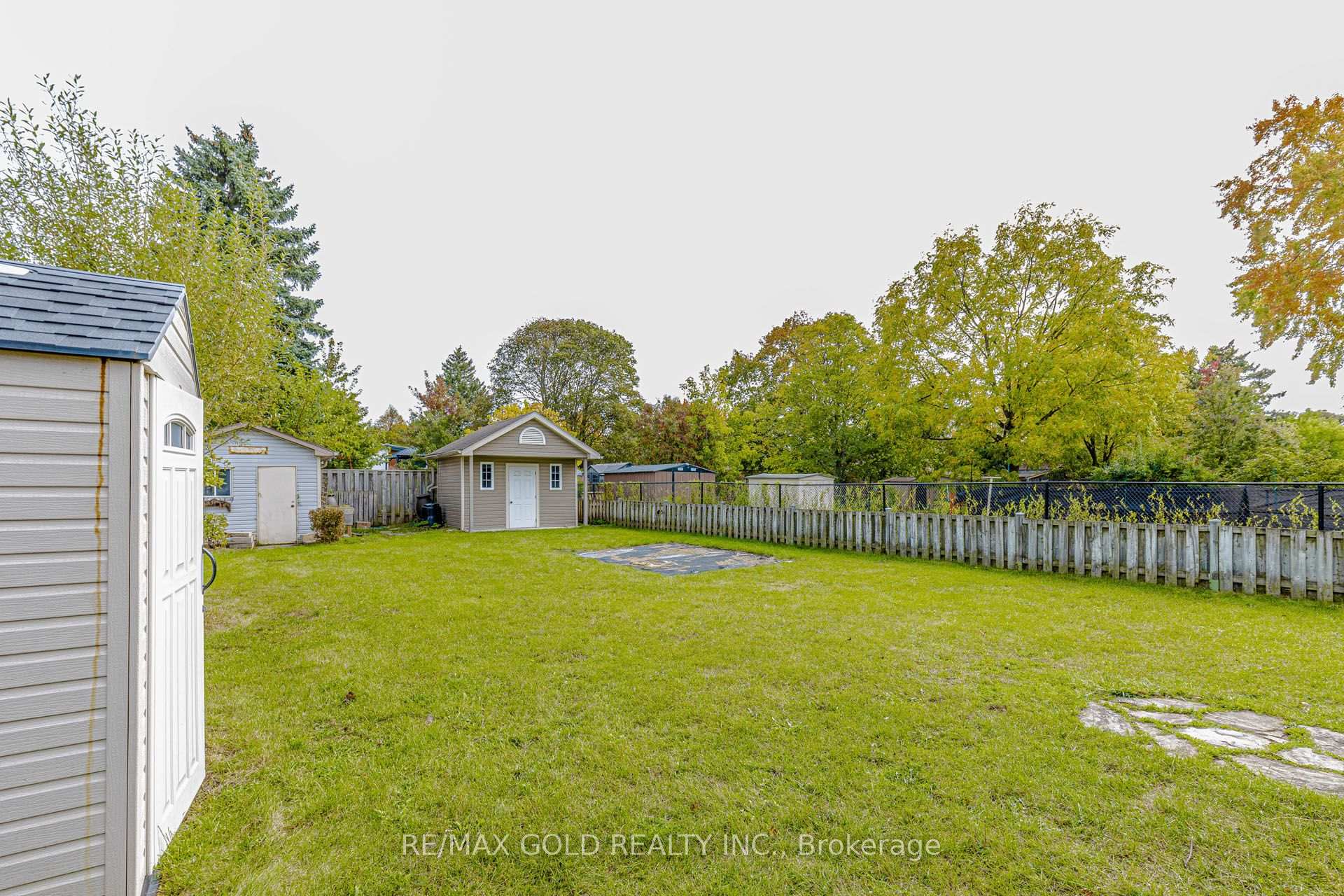 Photo 40 of 49 Kenneth Avenue, Kitchener, Stanley Park — HOMEH