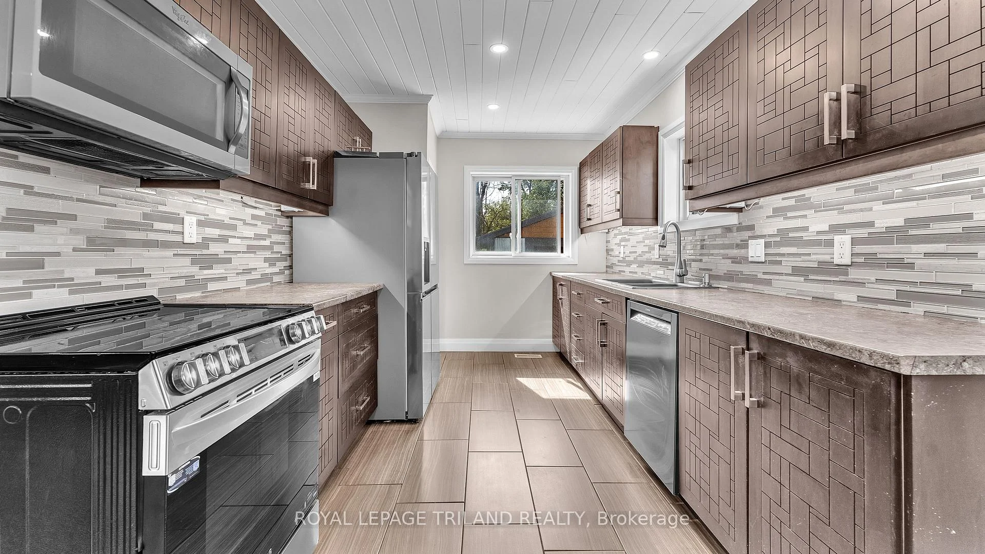 Photo 8 of 205 Erie Street, St. Thomas — HOMEH