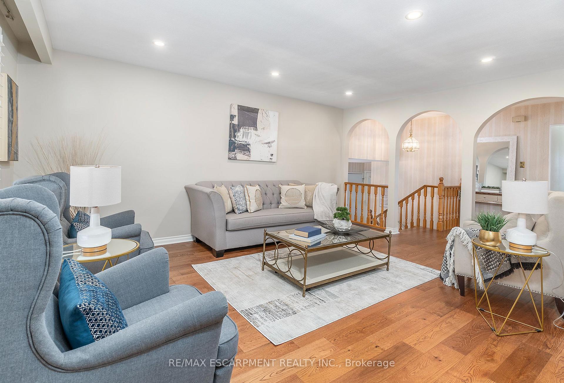 Photo 6 of 21 Green Forest Drive, Hamilton, Stoney Creek — HOMEH