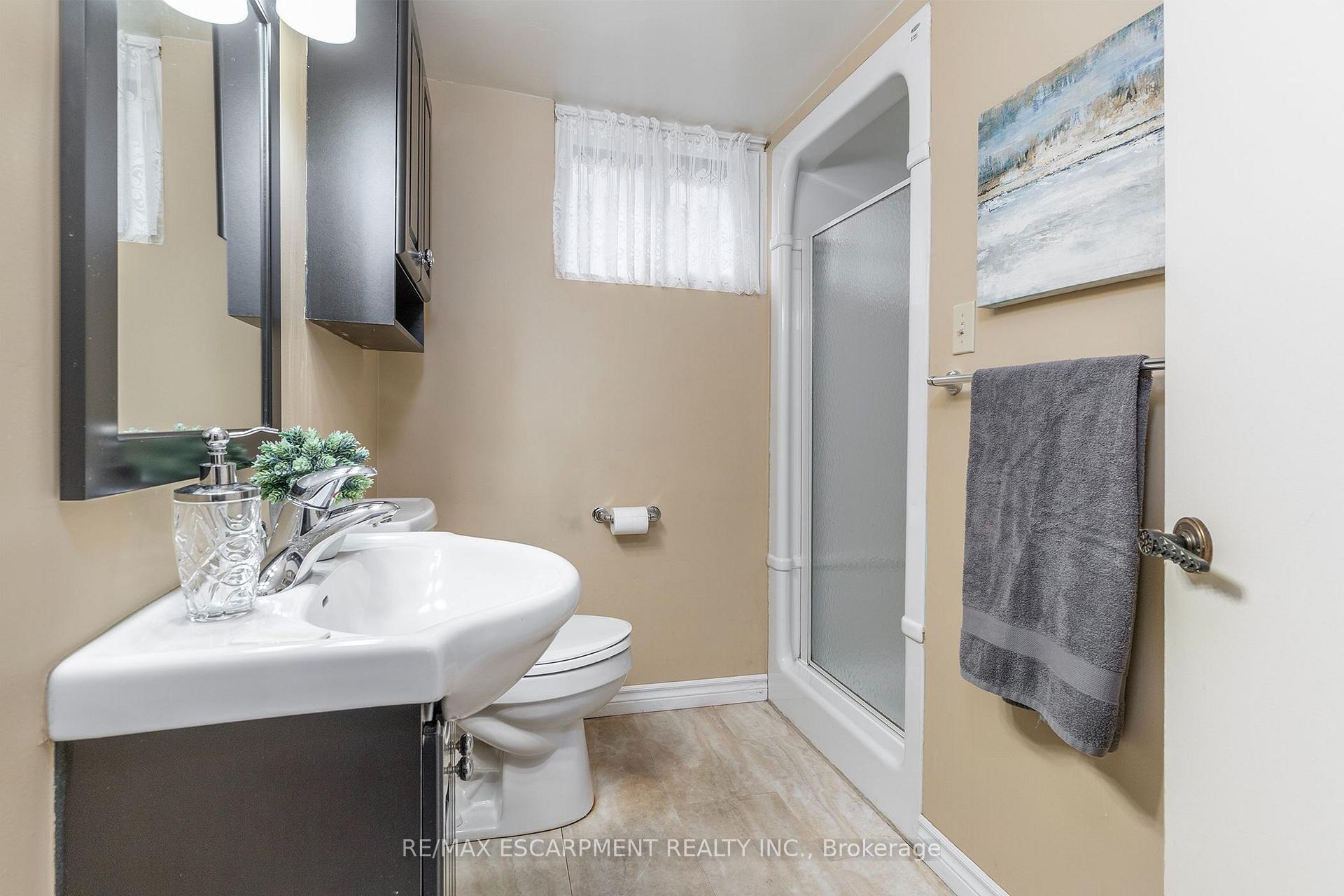 Photo 21 of 21 Green Forest Drive, Hamilton, Stoney Creek — HOMEH