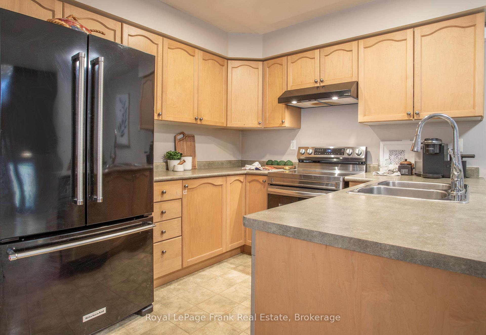 Photo 13 of 217 Cornish Drive, Clarington, Courtice — HOMEH