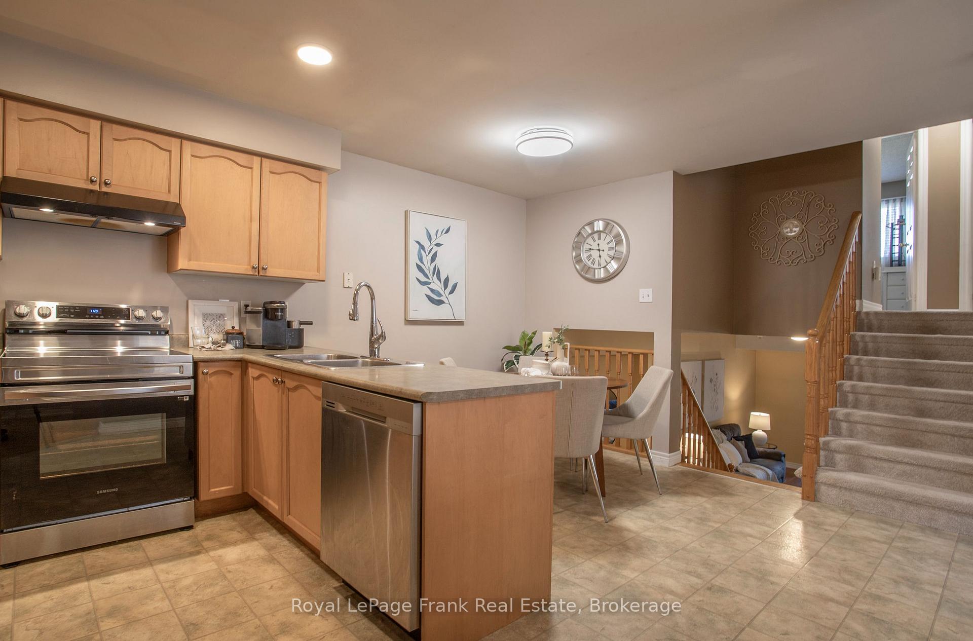 Photo 18 of 217 Cornish Drive, Clarington, Courtice — HOMEH