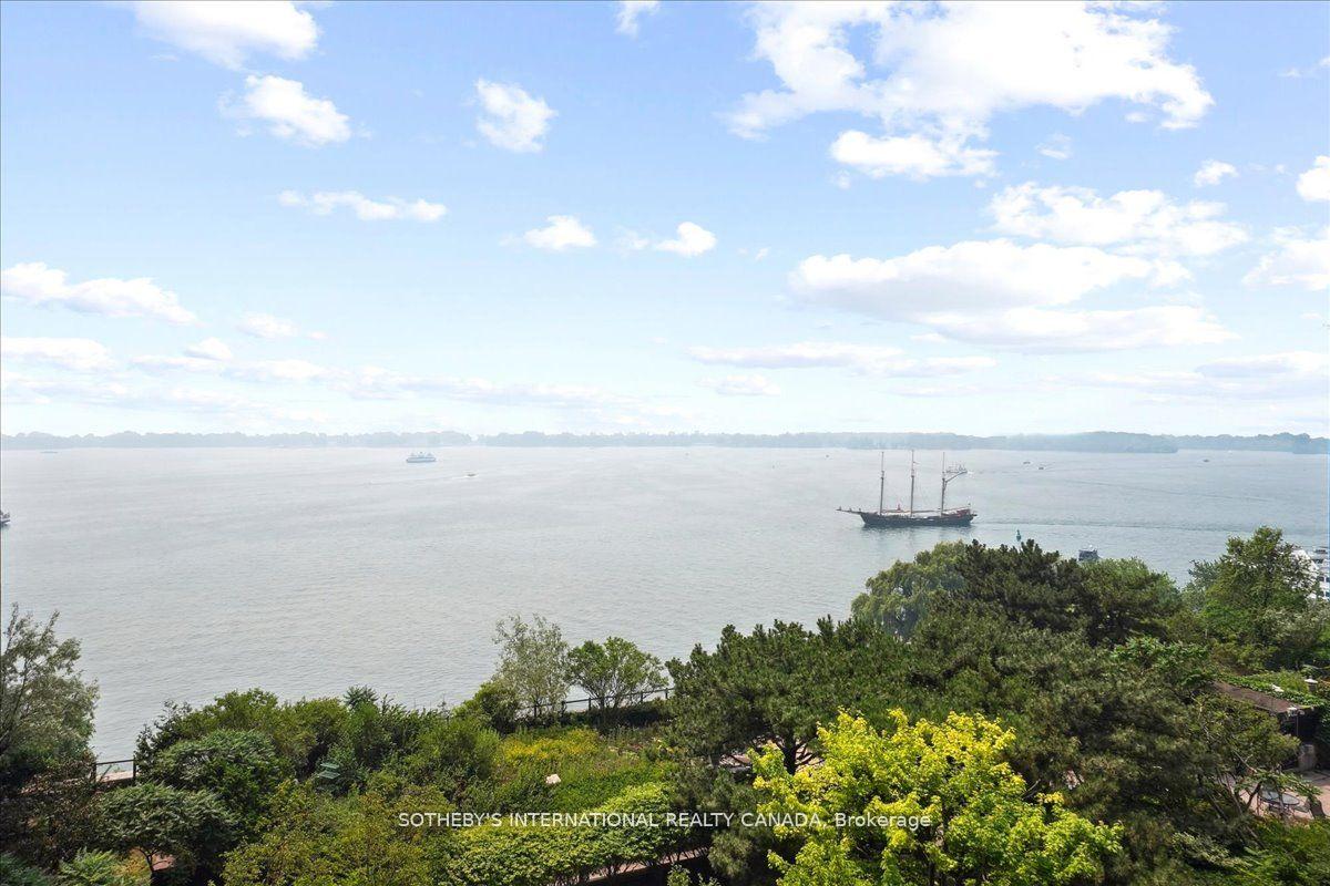 Photo 5 of Unit 1110, 65 Harbour Square, Toronto, Waterfront Communities — HOMEH