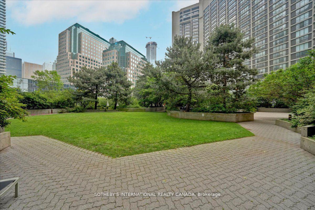 Photo 23 of Unit 1110, 65 Harbour Square, Toronto, Waterfront Communities — HOMEH