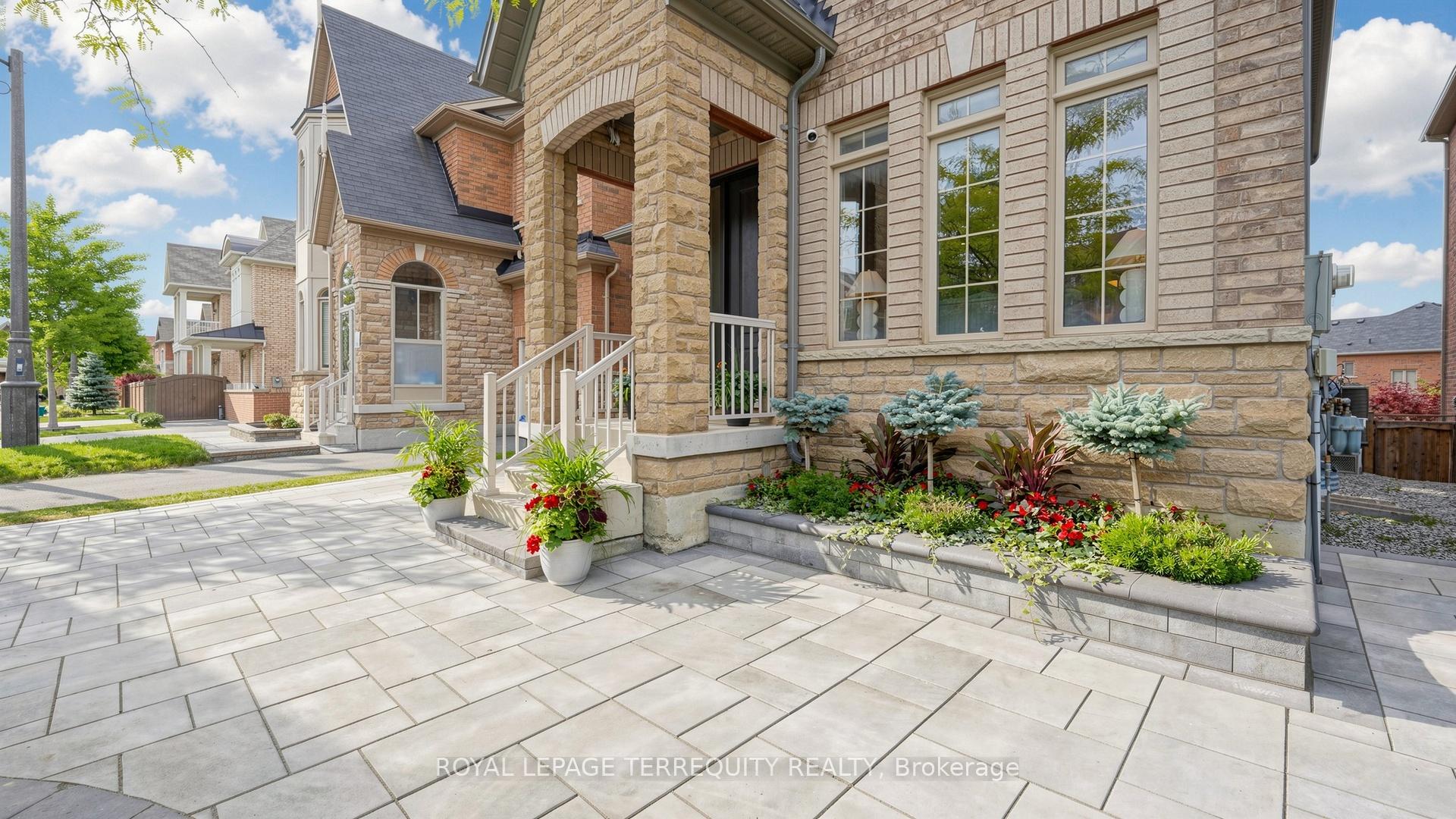 Photo 5 of 73 Manila Avenue, Markham, Berczy — HOMEH