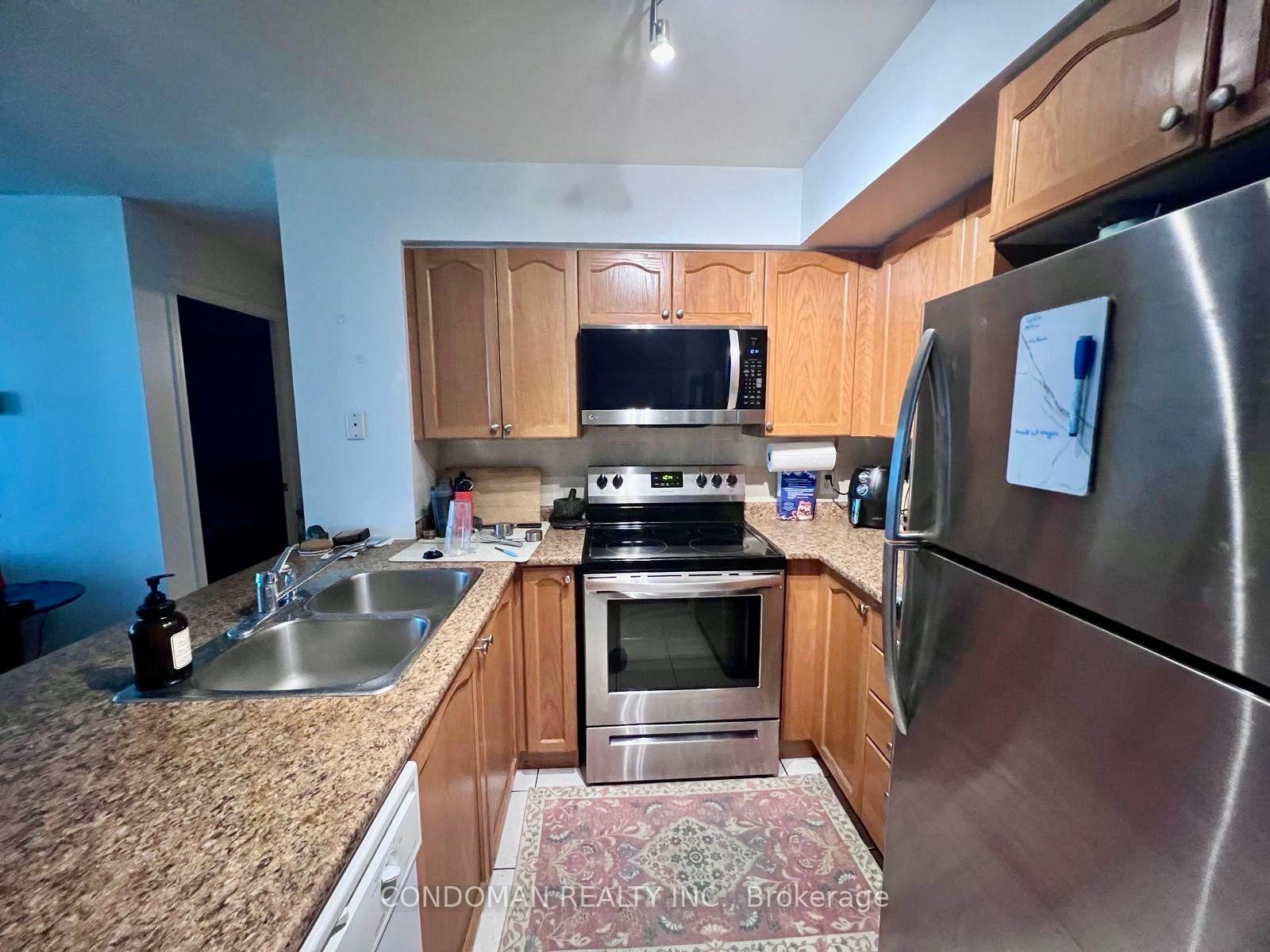 Photo 2 of Unit 807, 30 Grand Trunk Crescent, Toronto, Waterfront Communities — HOMEH