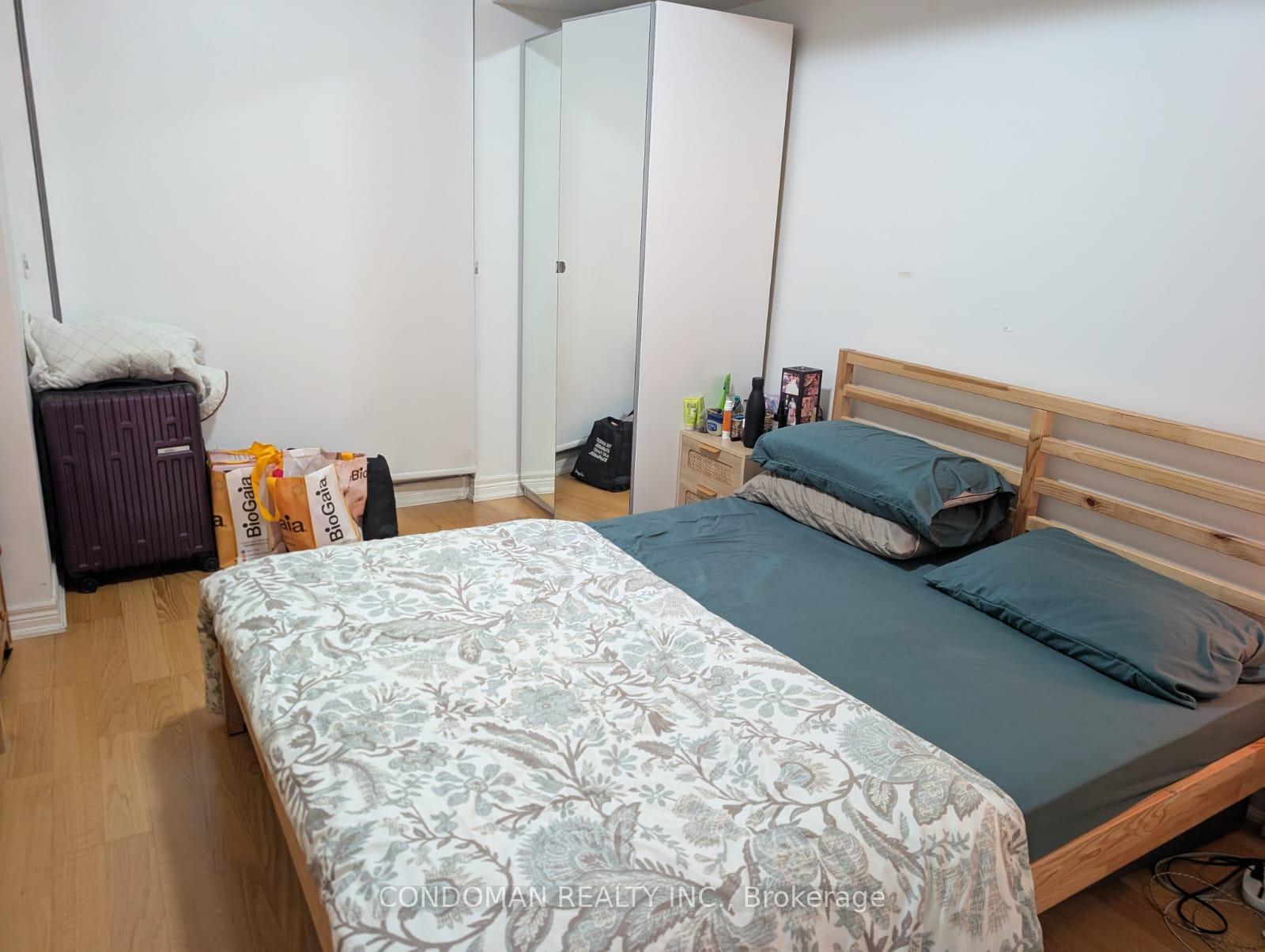 Photo 3 of Unit 807, 30 Grand Trunk Crescent, Toronto, Waterfront Communities — HOMEH