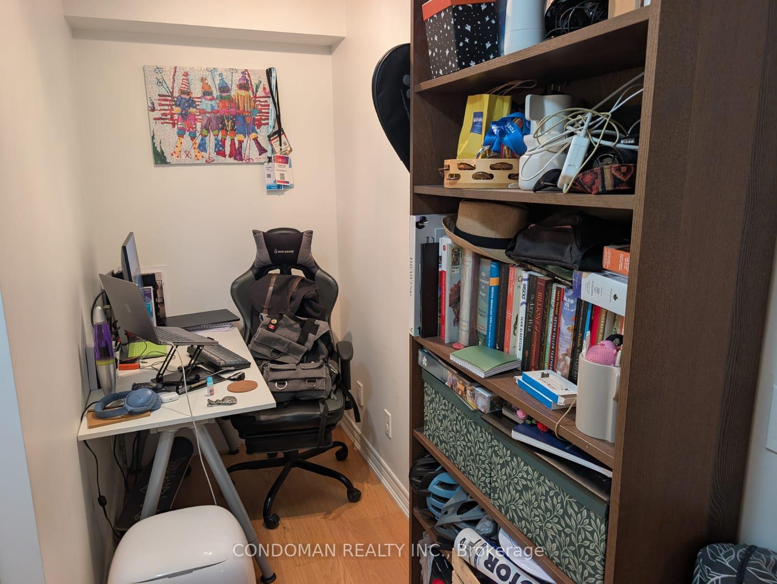 Photo 4 of Unit 807, 30 Grand Trunk Crescent, Toronto, Waterfront Communities — HOMEH