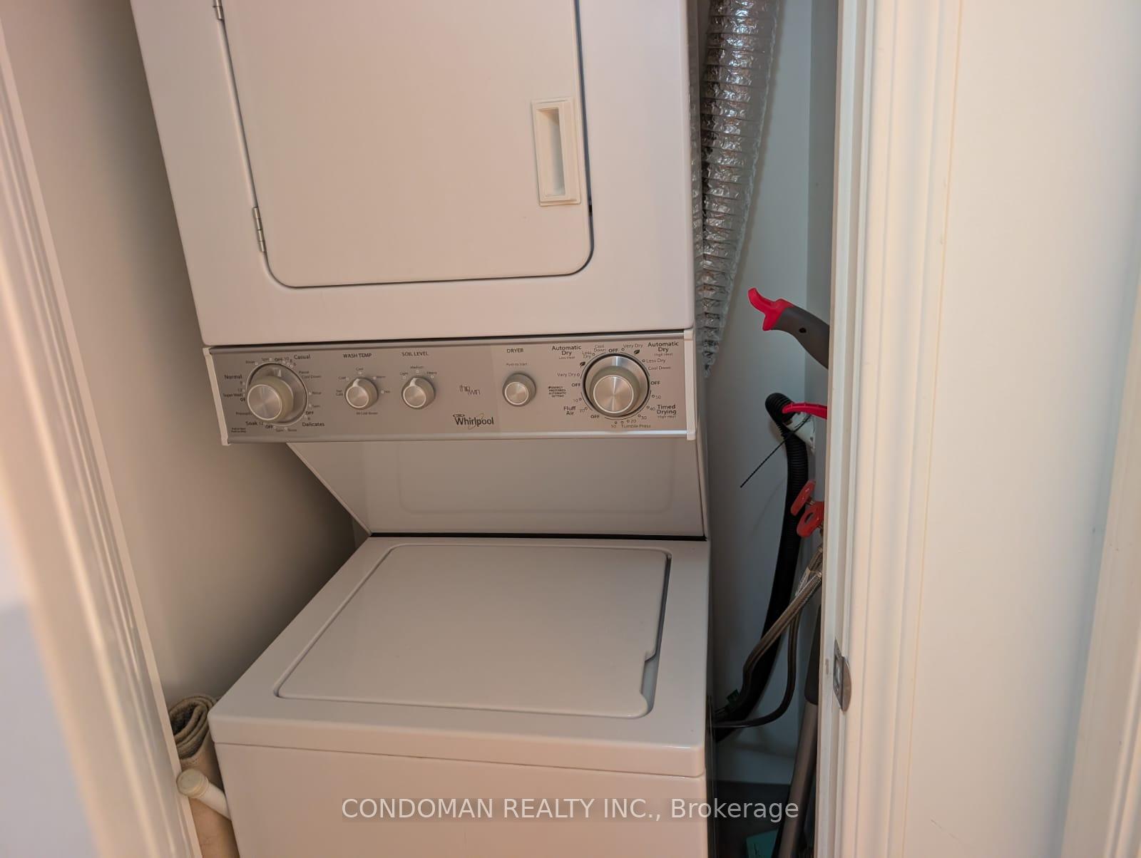 Photo 5 of Unit 807, 30 Grand Trunk Crescent, Toronto, Waterfront Communities — HOMEH