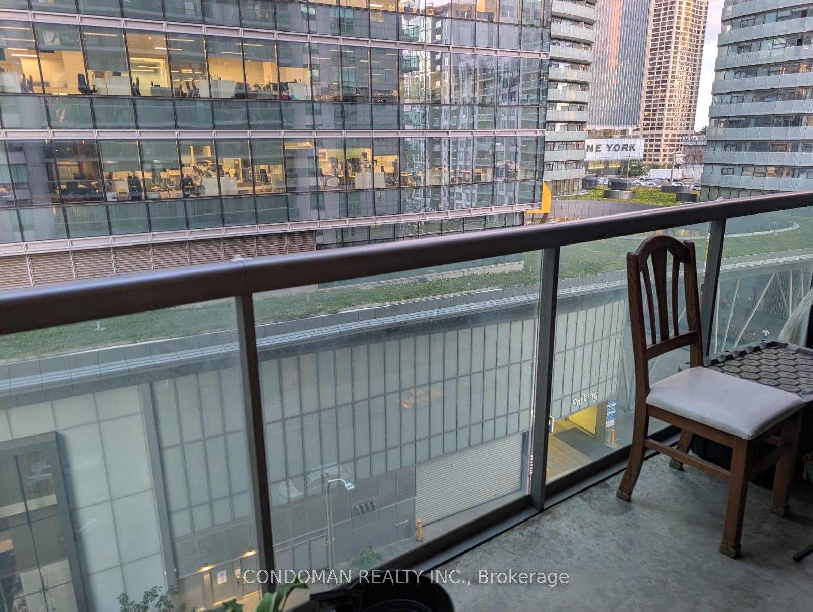Photo 6 of Unit 807, 30 Grand Trunk Crescent, Toronto, Waterfront Communities — HOMEH