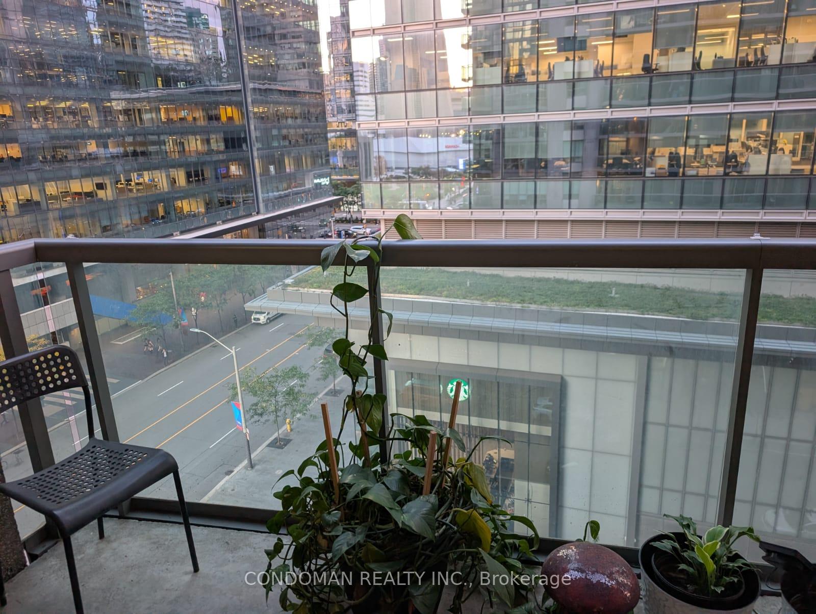 Photo 7 of Unit 807, 30 Grand Trunk Crescent, Toronto, Waterfront Communities — HOMEH