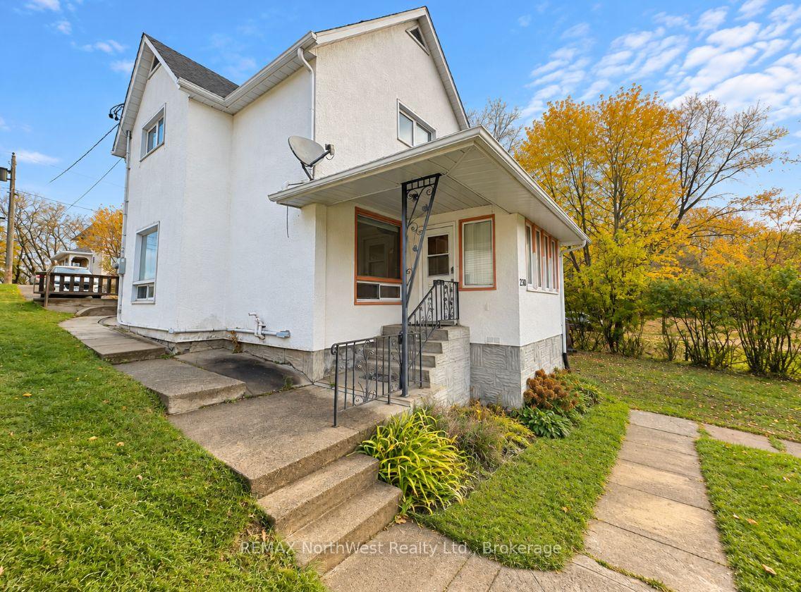 Photo 2 of 230 Fourth Street N, Kenora, North End — HOMEH