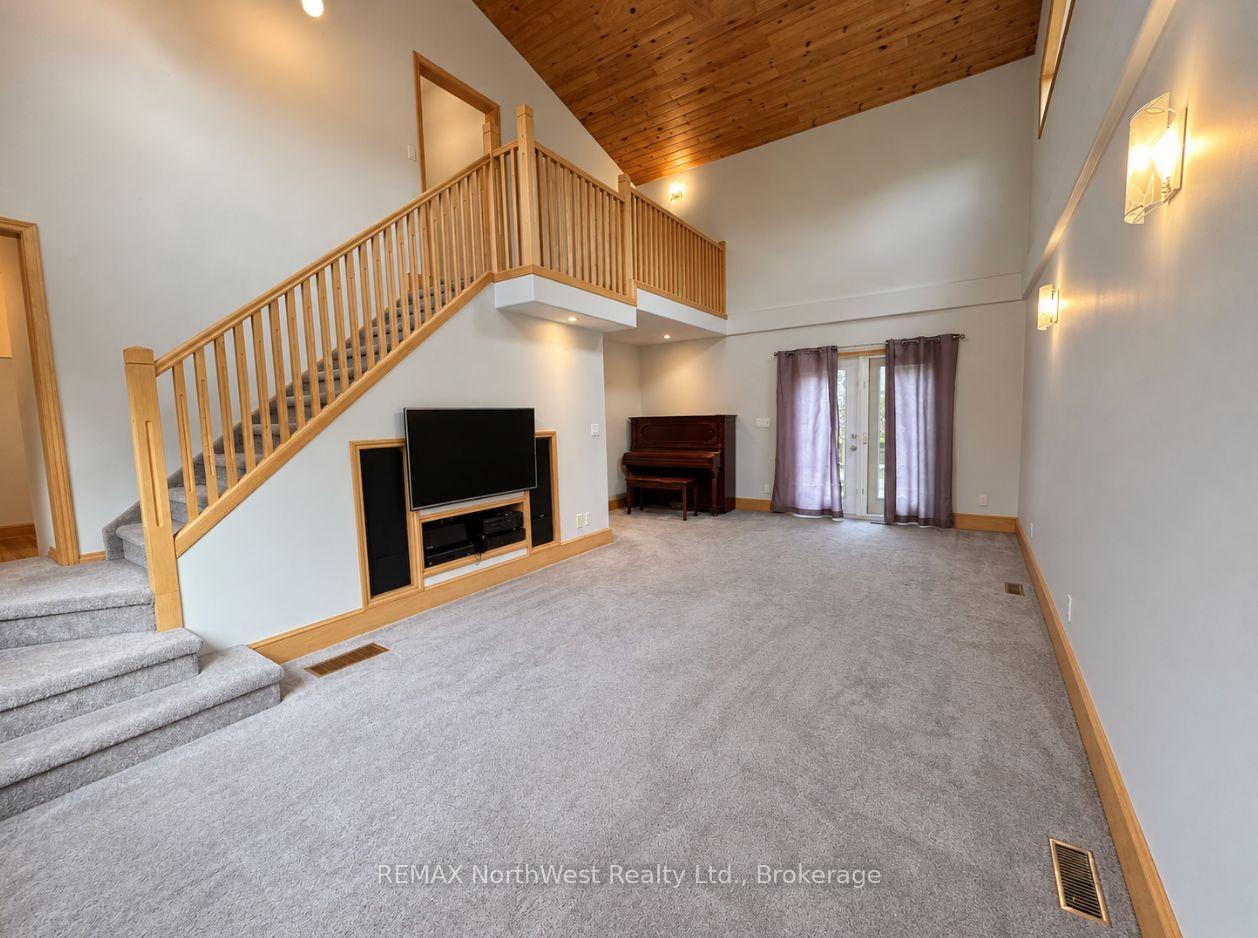 Photo 19 of 230 Fourth Street N, Kenora, North End — HOMEH