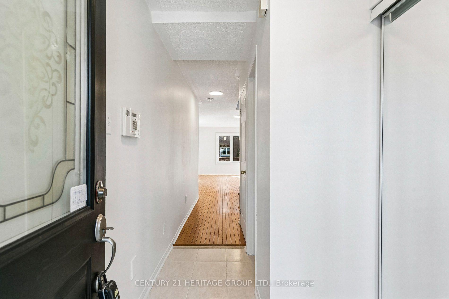 Photo 5 of 3920 Zenith Court, Mississauga, Lisgar — HOMEH