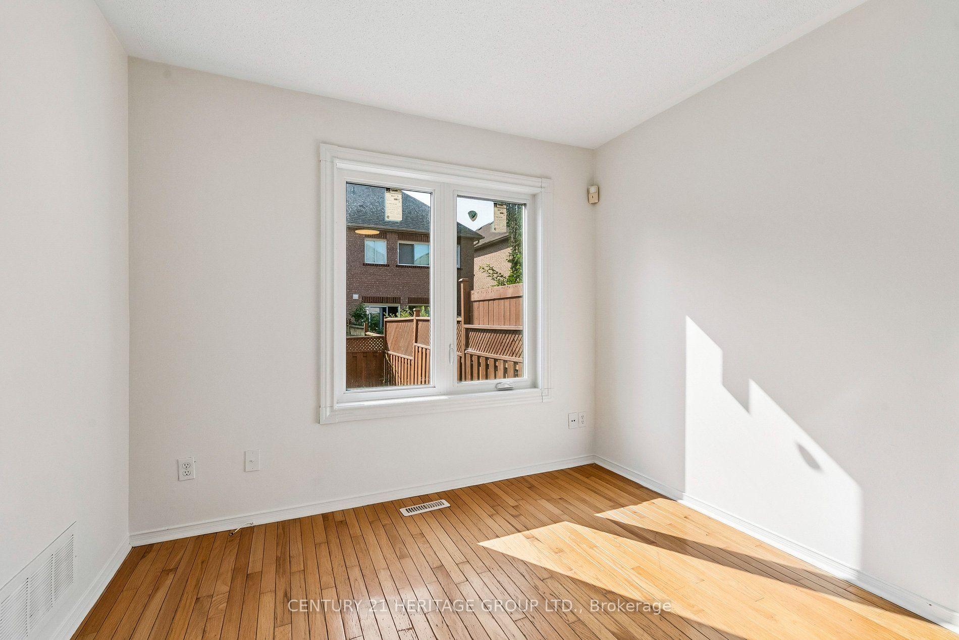 Photo 9 of 3920 Zenith Court, Mississauga, Lisgar — HOMEH