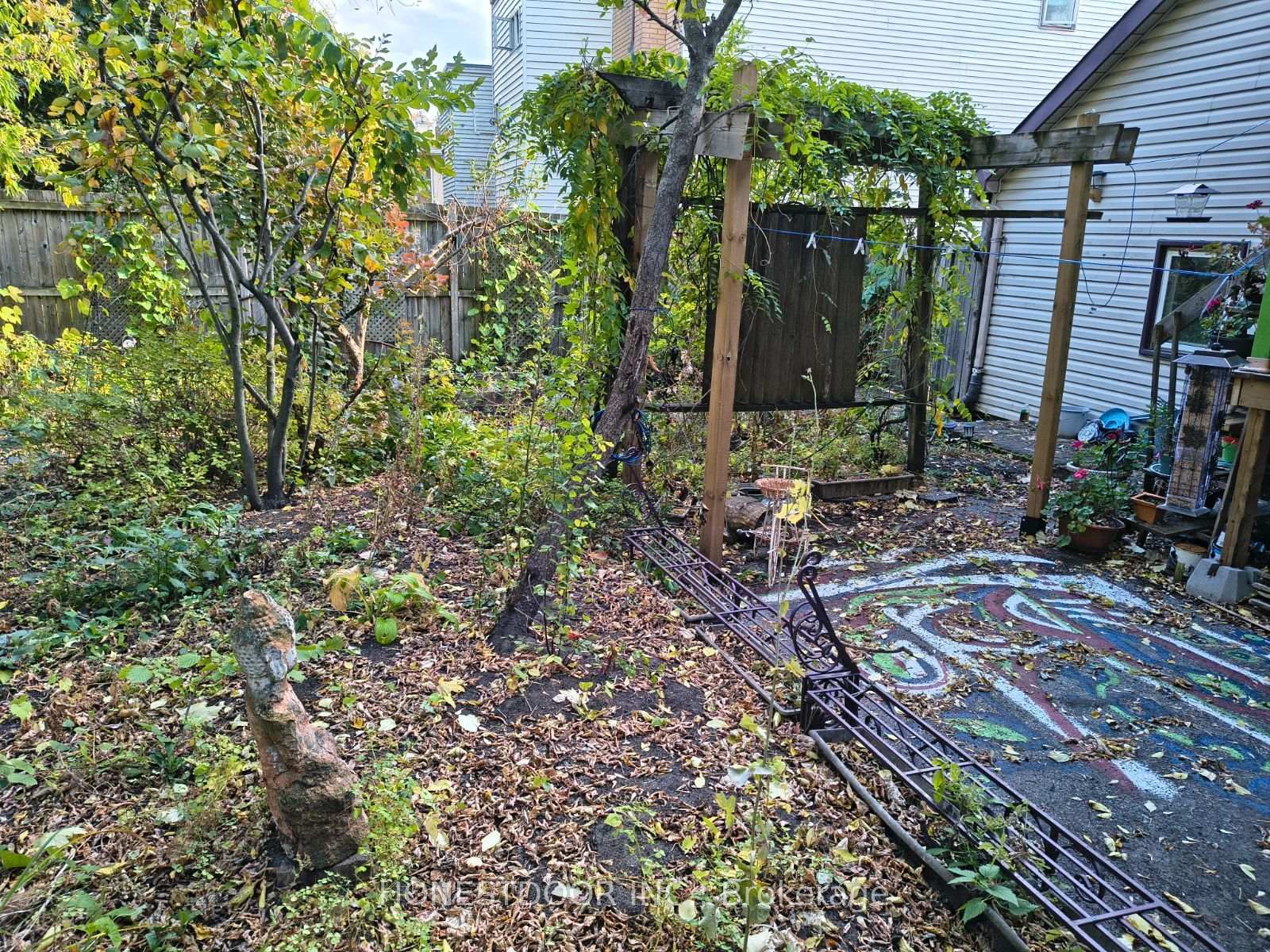 Photo 8 of 303 Lacasse Avenue, Ottawa, Vanier — HOMEH