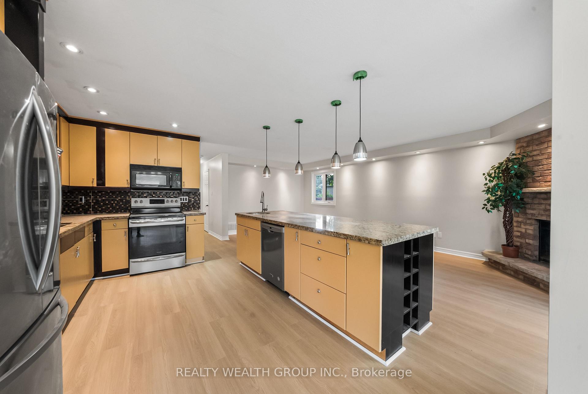 Photo 9 of 514 Grove Street E, Barrie, Grove East — HOMEH