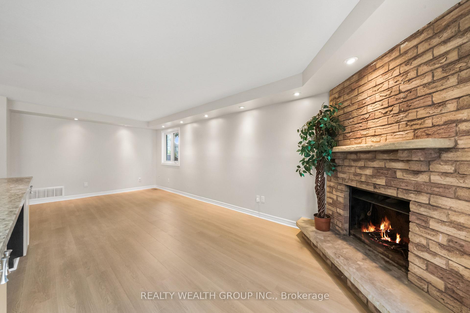 Photo 15 of 514 Grove Street E, Barrie, Grove East — HOMEH