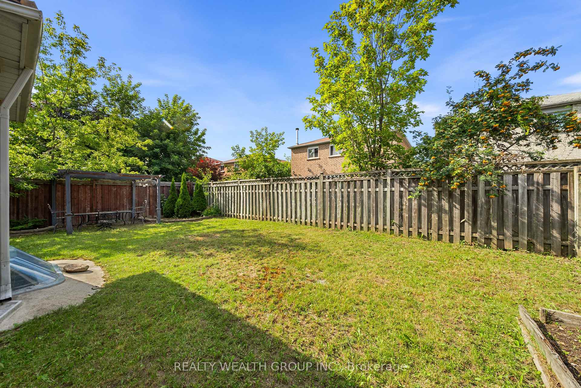 Photo 46 of 514 Grove Street E, Barrie, Grove East — HOMEH