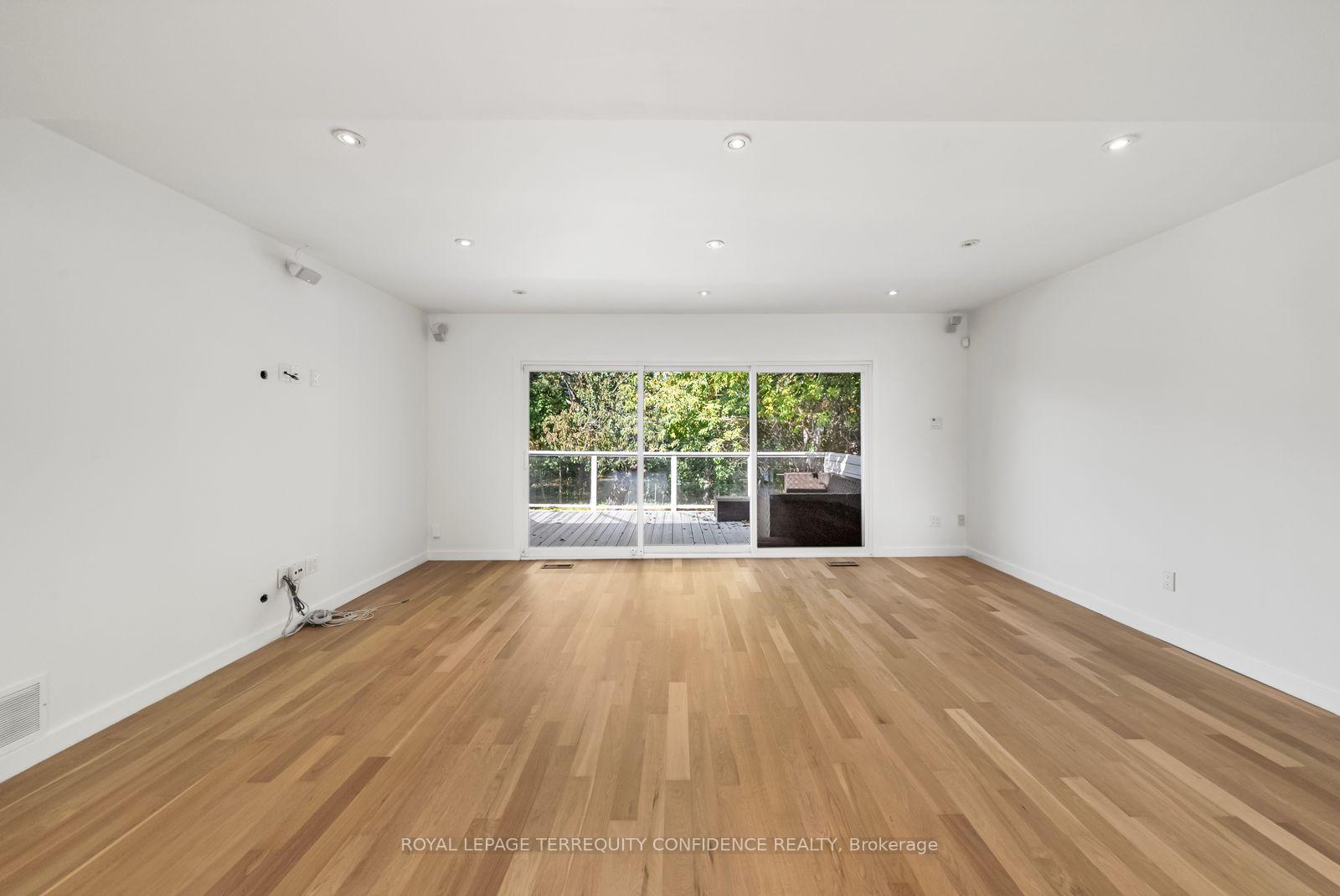 Photo 8 of 36 Sutcliffe Drive, North York, Bayview Village — HOMEH