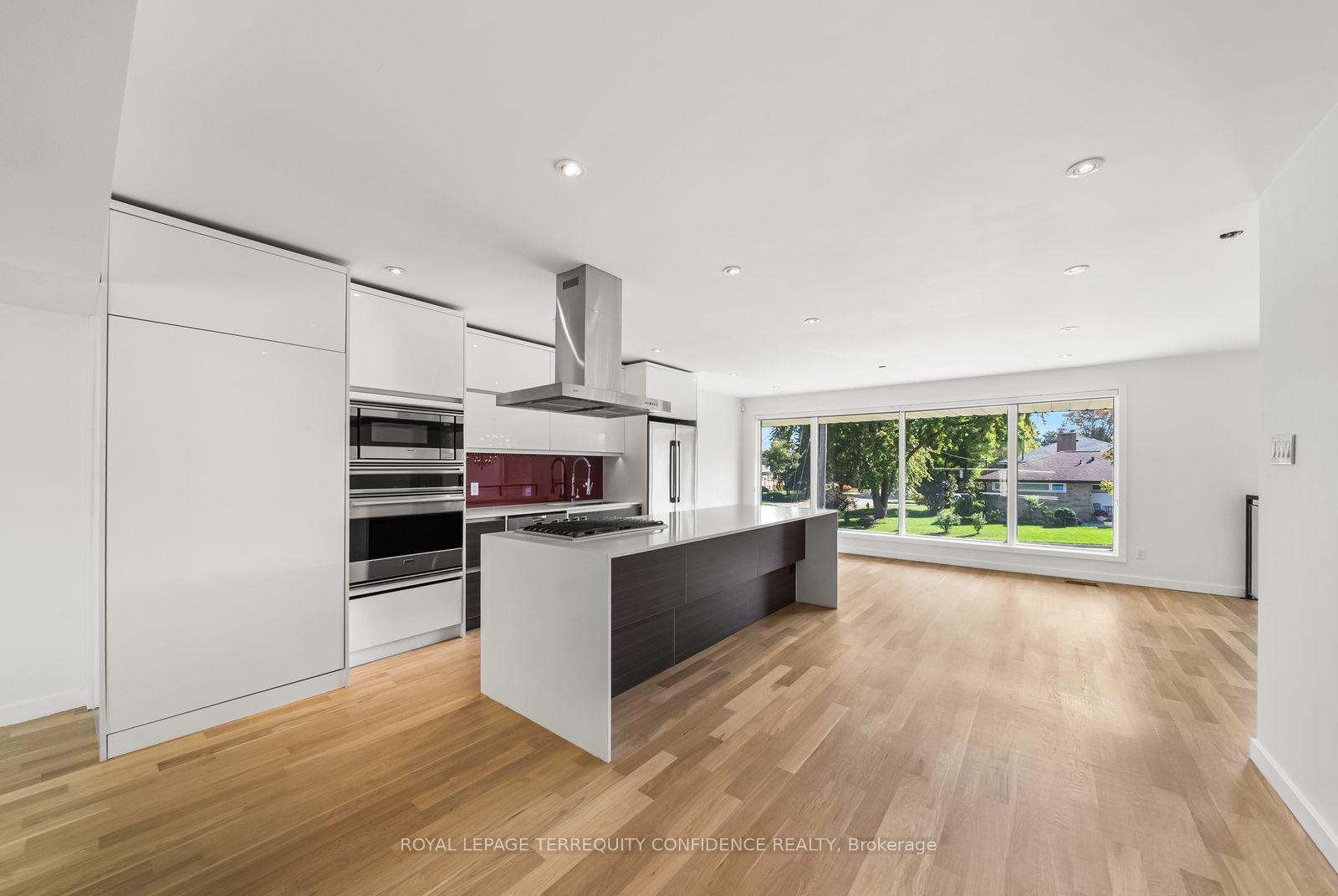 Photo 12 of 36 Sutcliffe Drive, North York, Bayview Village — HOMEH