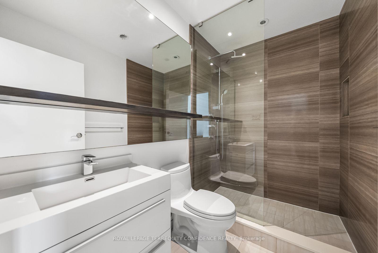 Photo 17 of 36 Sutcliffe Drive, North York, Bayview Village — HOMEH
