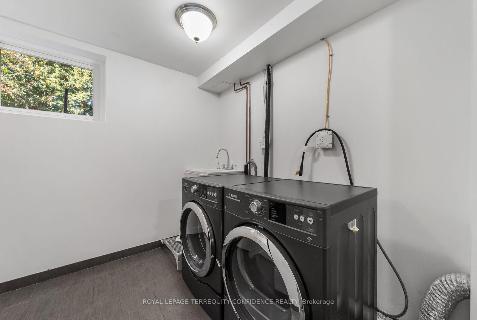 Photo 25 of 36 Sutcliffe Drive, North York, Bayview Village — HOMEH