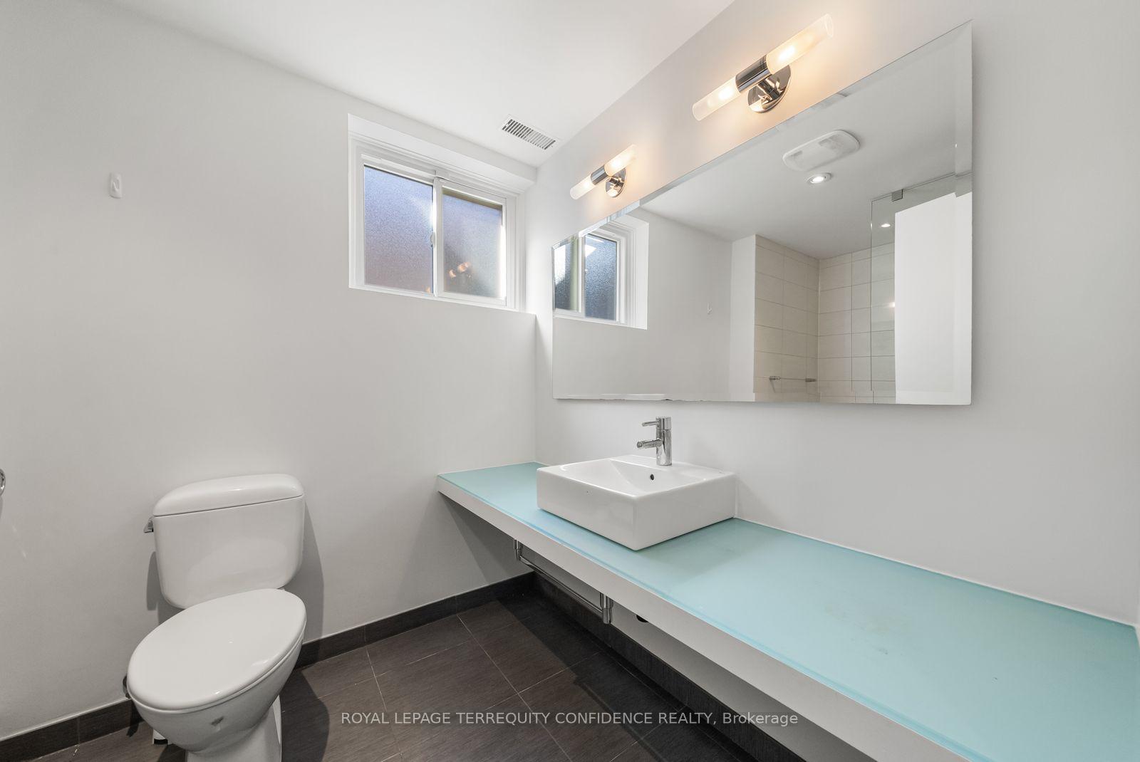 Photo 27 of 36 Sutcliffe Drive, North York, Bayview Village — HOMEH