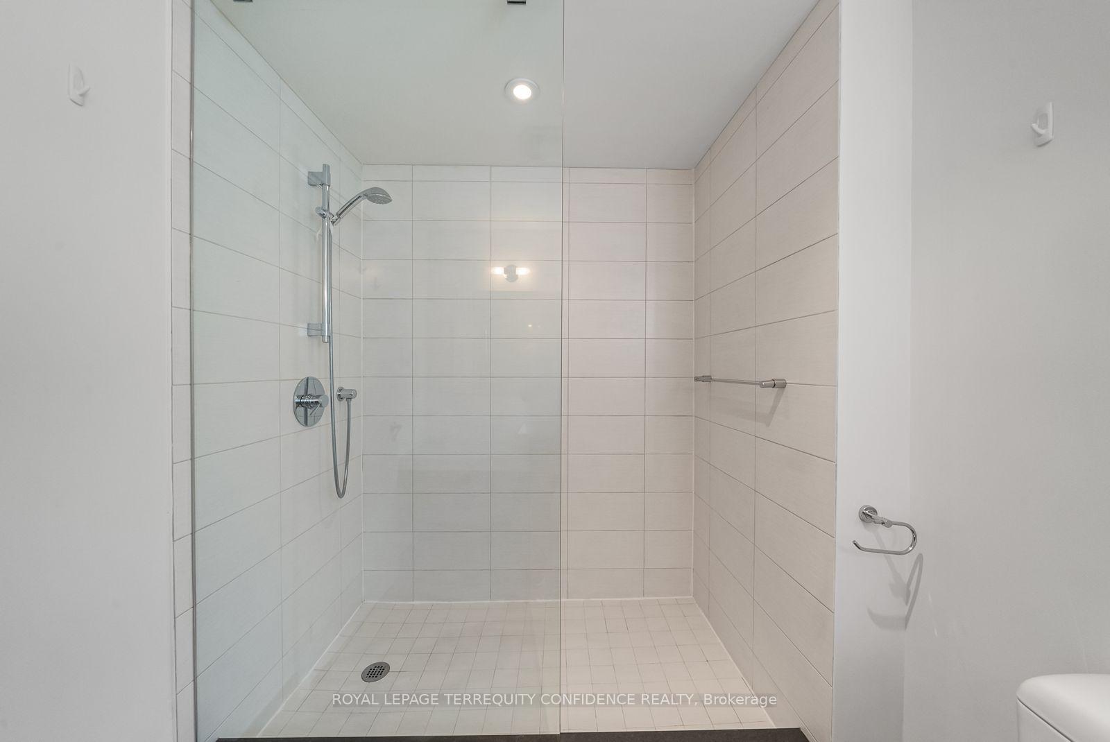 Photo 28 of 36 Sutcliffe Drive, North York, Bayview Village — HOMEH