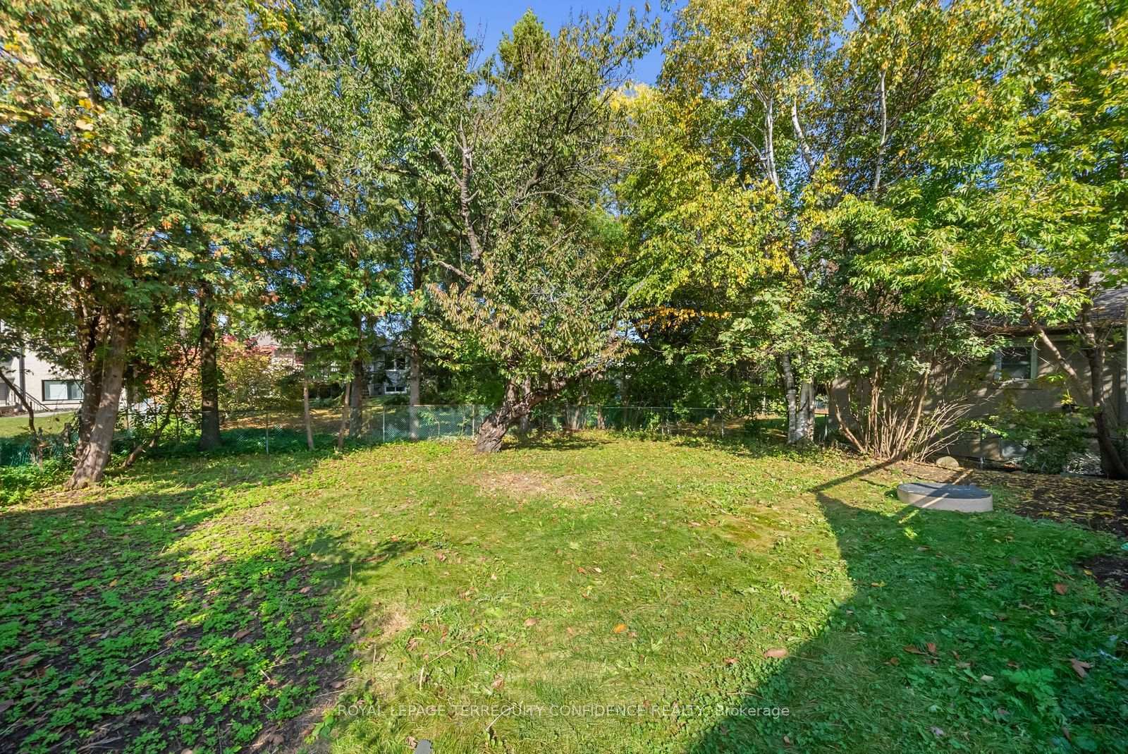 Photo 35 of 36 Sutcliffe Drive, North York, Bayview Village — HOMEH
