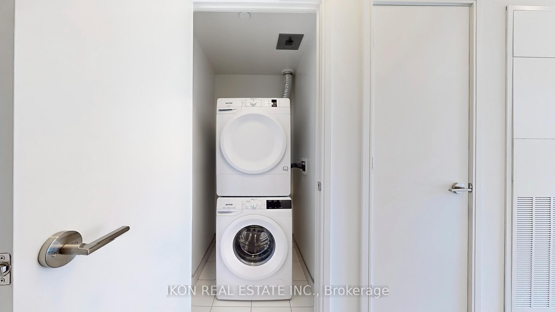 Photo 17 of Unit 912, 425 Front St East Street, Toronto, Waterfront Communities — HOMEH