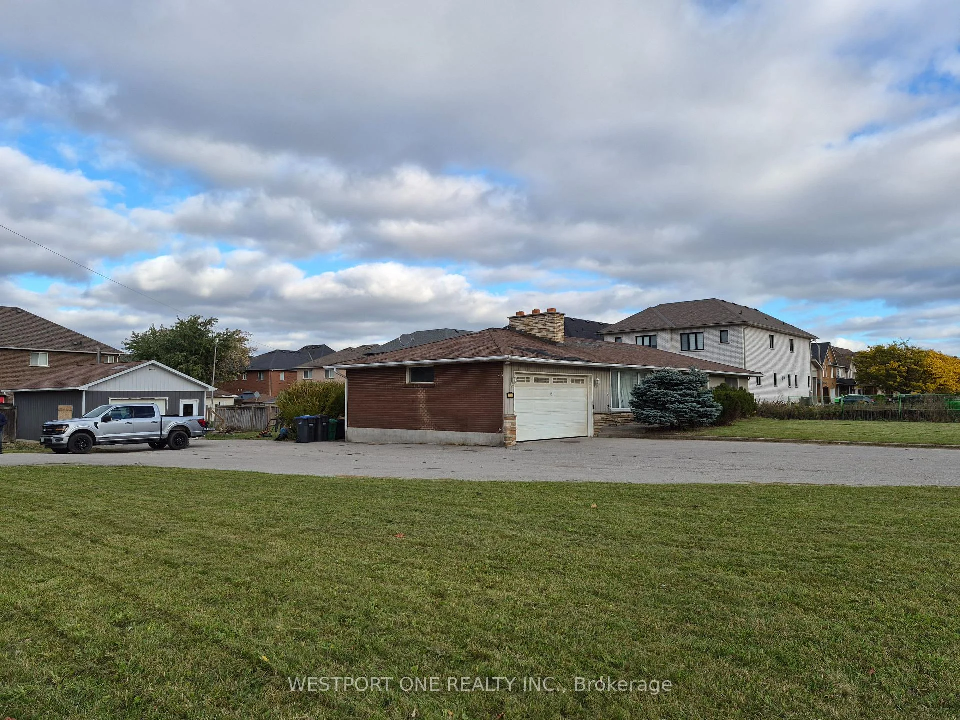 Photo 4 of 10799 Creditview Road, Brampton, Fletcher's Meadow — HOMEH