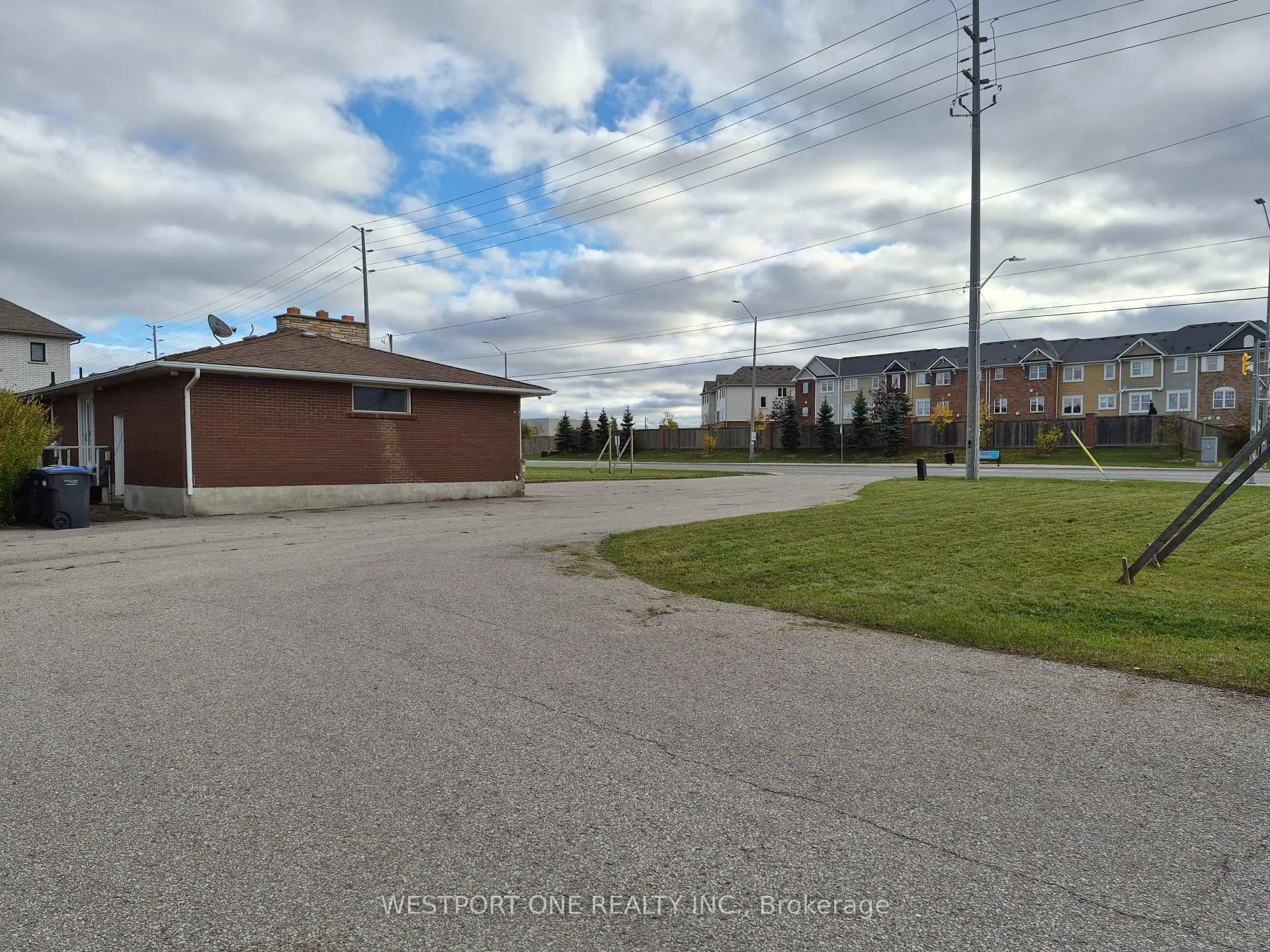 Photo 5 of 10799 Creditview Road, Brampton, Fletcher's Meadow — HOMEH