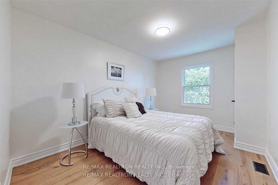 Photo 14 of 3151 St Clair Avenue E, Scarborough, Clairlea-Birchmount — HOMEH