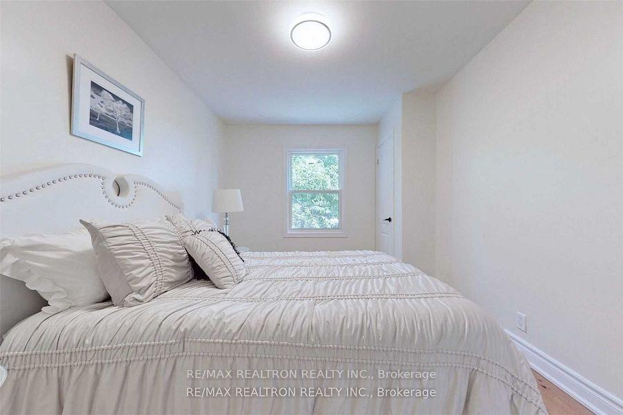 Photo 15 of 3151 St Clair Avenue E, Scarborough, Clairlea-Birchmount — HOMEH